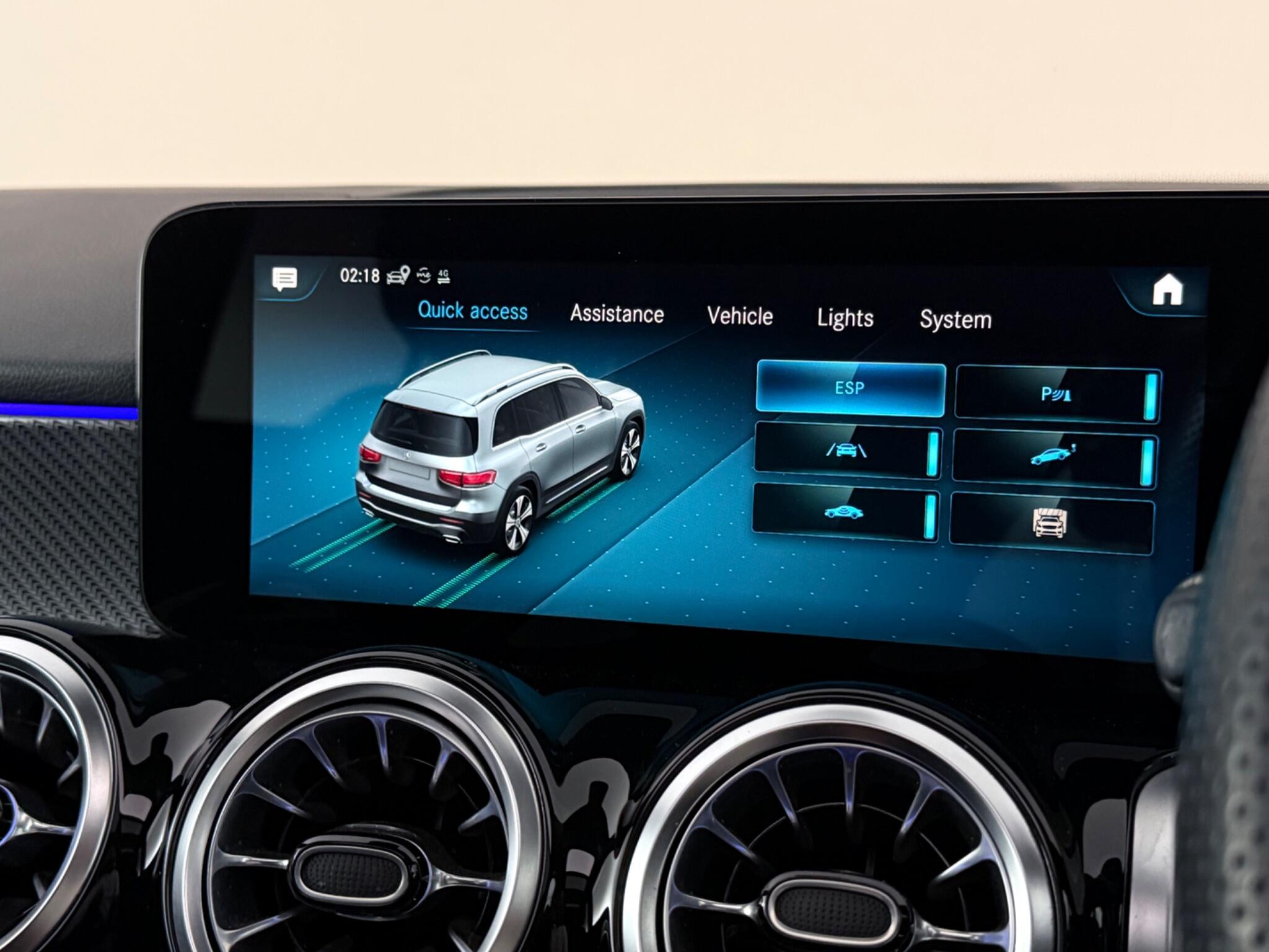 Mercedes-Benz GLB view 28
