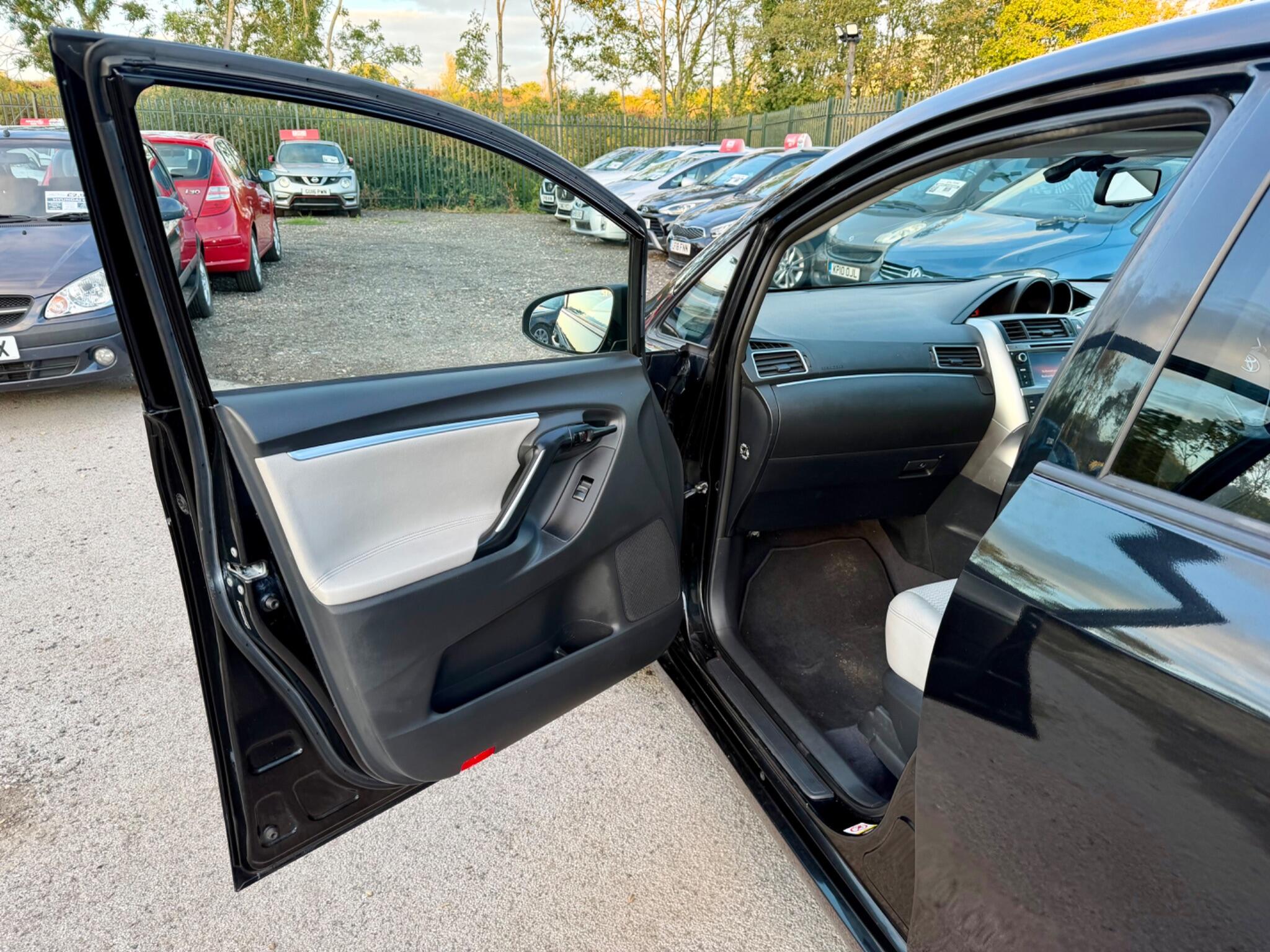 Toyota Verso view 32