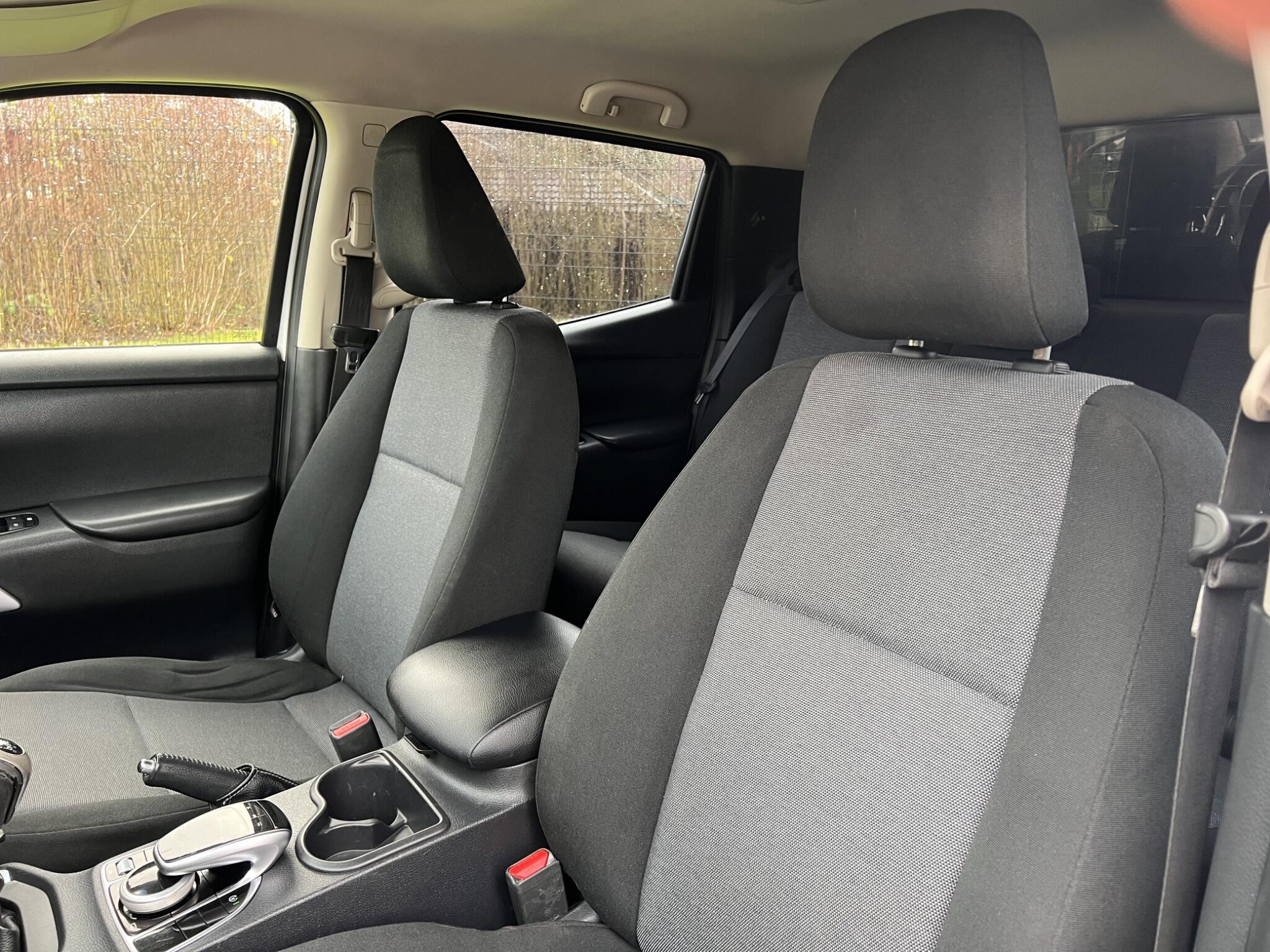 Mercedes-Benz X-Class view 18