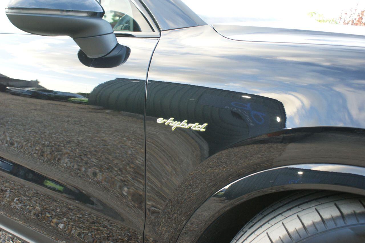 Porsche Cayenne view 11