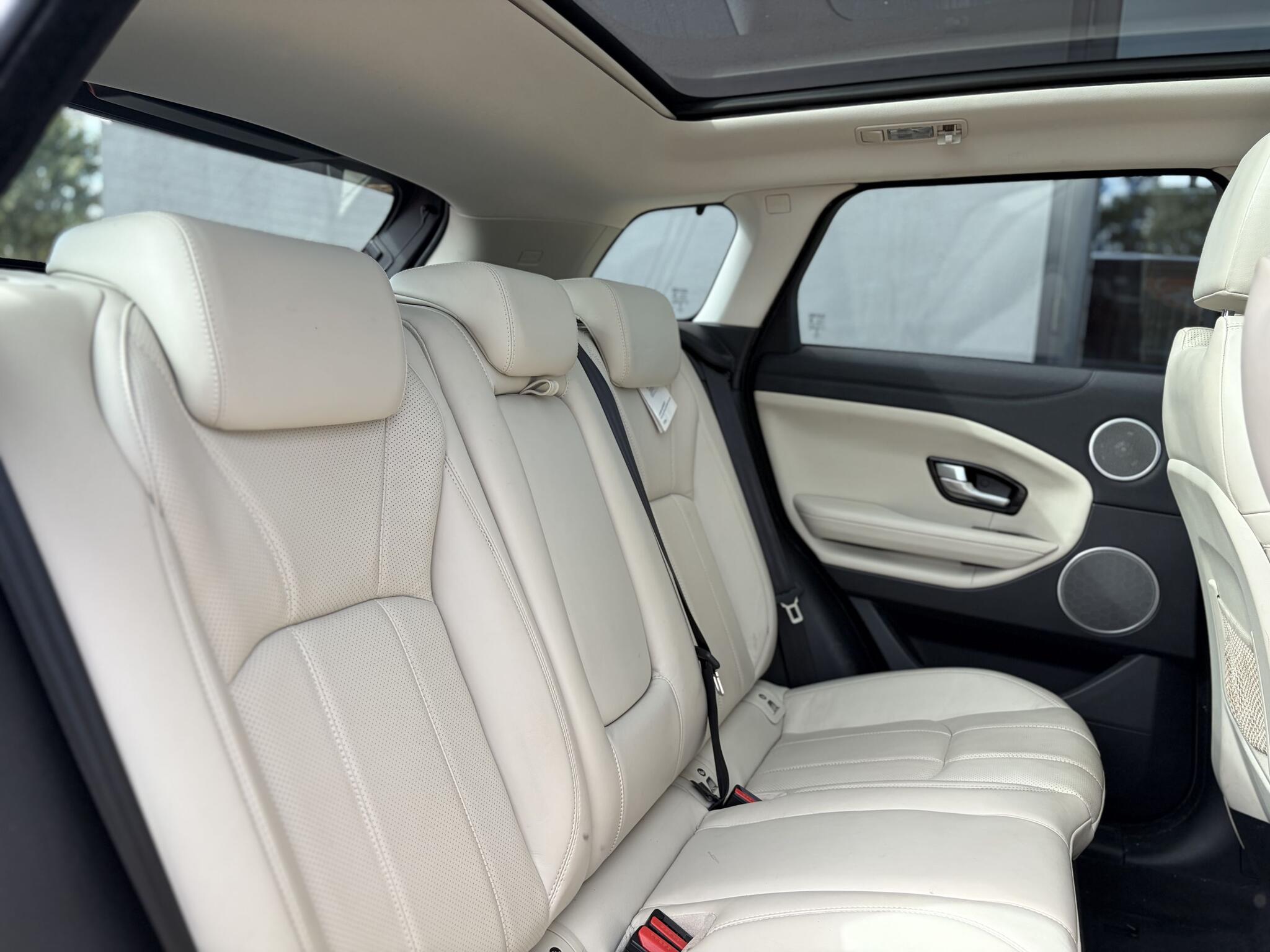 Land Rover Range Rover Evoque view 19