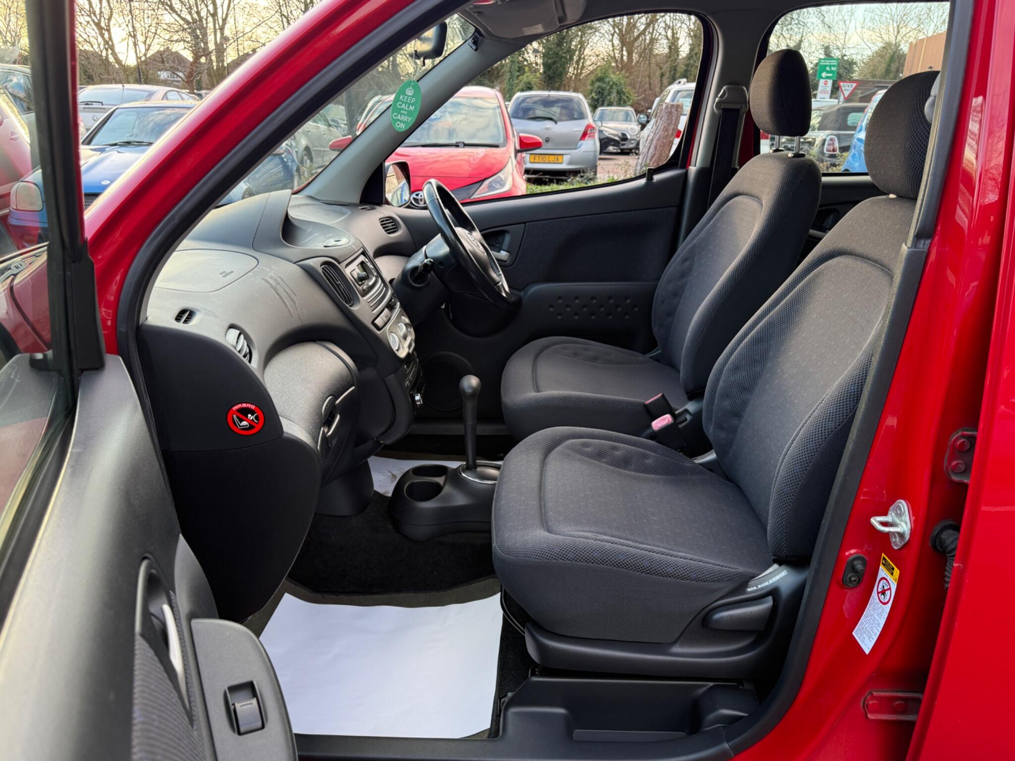 Toyota Yaris Verso - Image 35