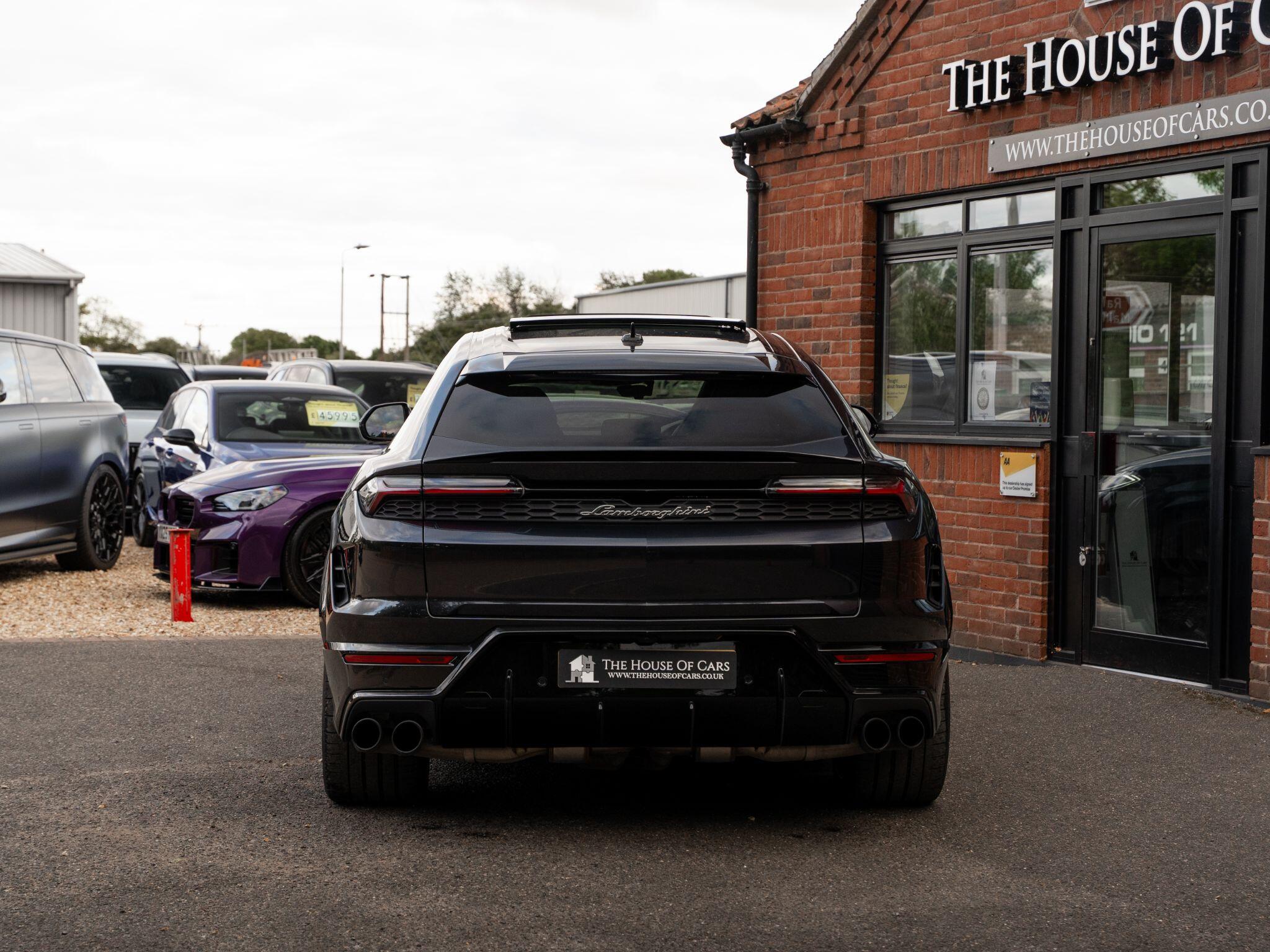 Lamborghini Urus view 11
