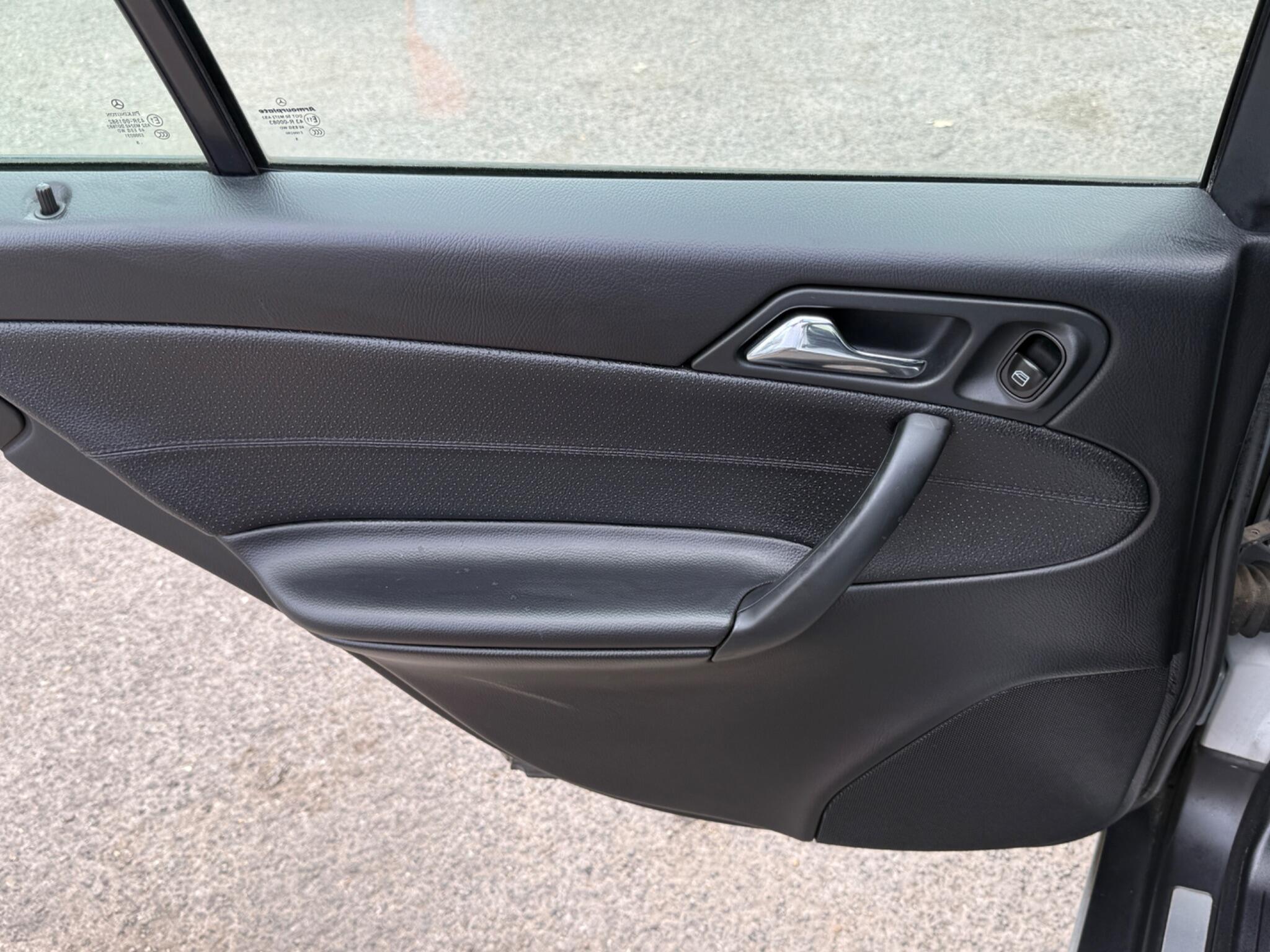 Mercedes-Benz C Class - Image 49