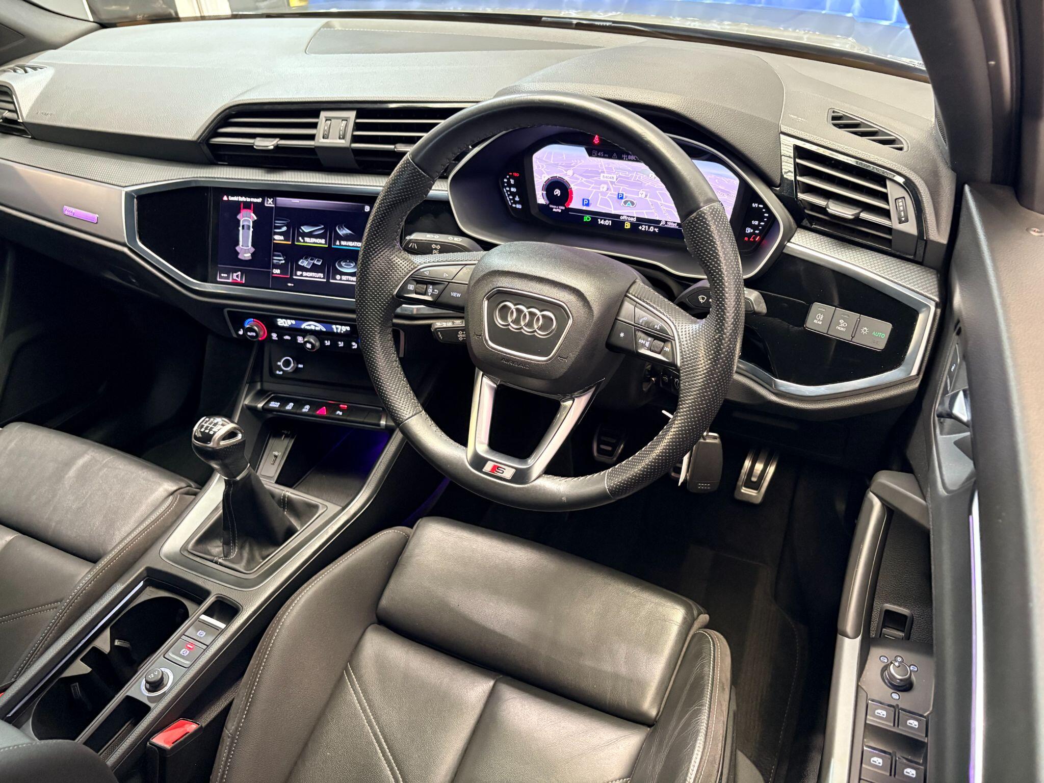 Audi Q3 view 25