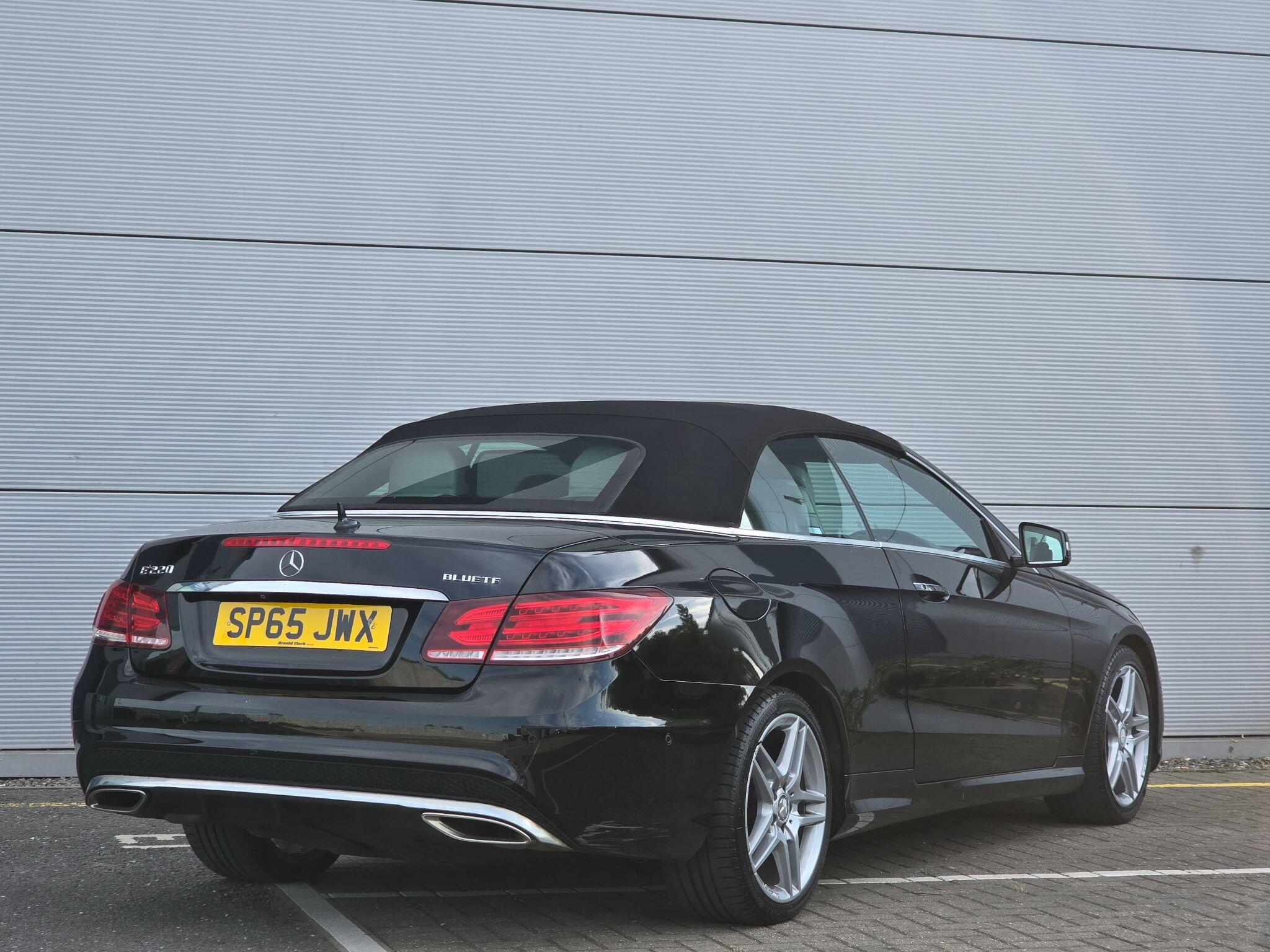 Mercedes-Benz E-Class view 12