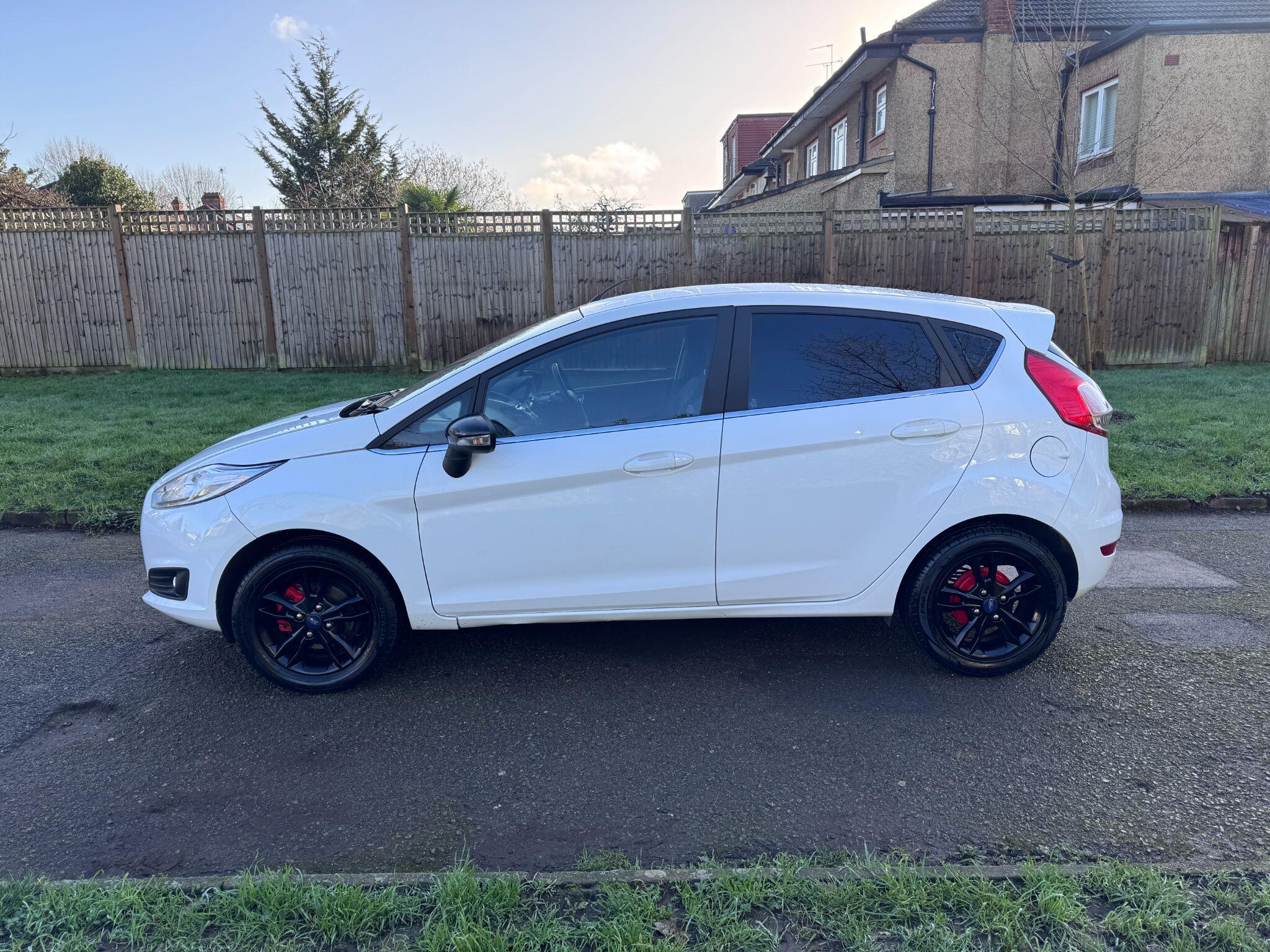 2016 Ford Fiesta image 6