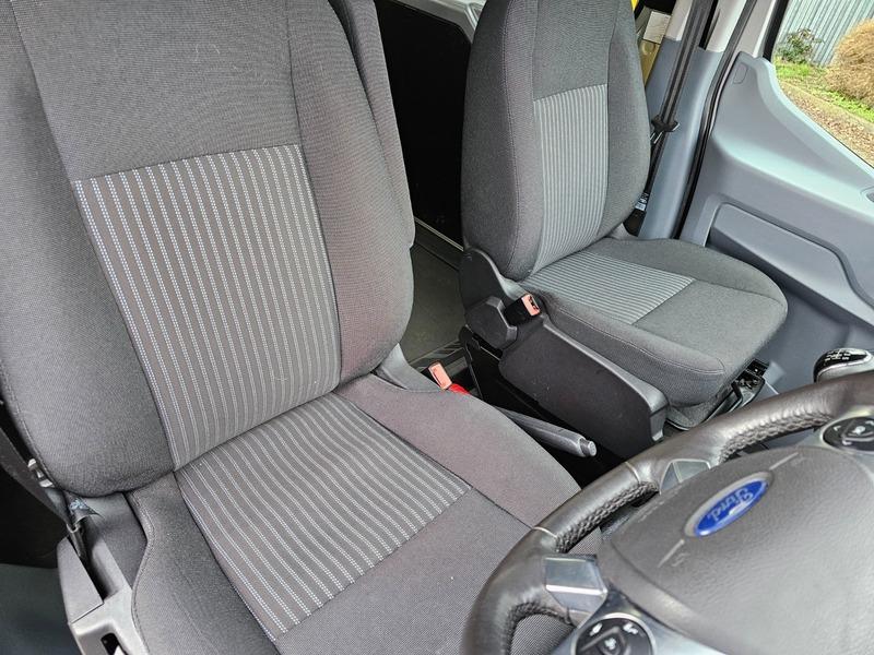 2018 Ford Transit 2.2 TDCi 460 HDT Trend Minibus 5dr Diesel Manual L4 H3 (18 seats) (196 g/km, 123 bhp) • 16,832 miles image 21