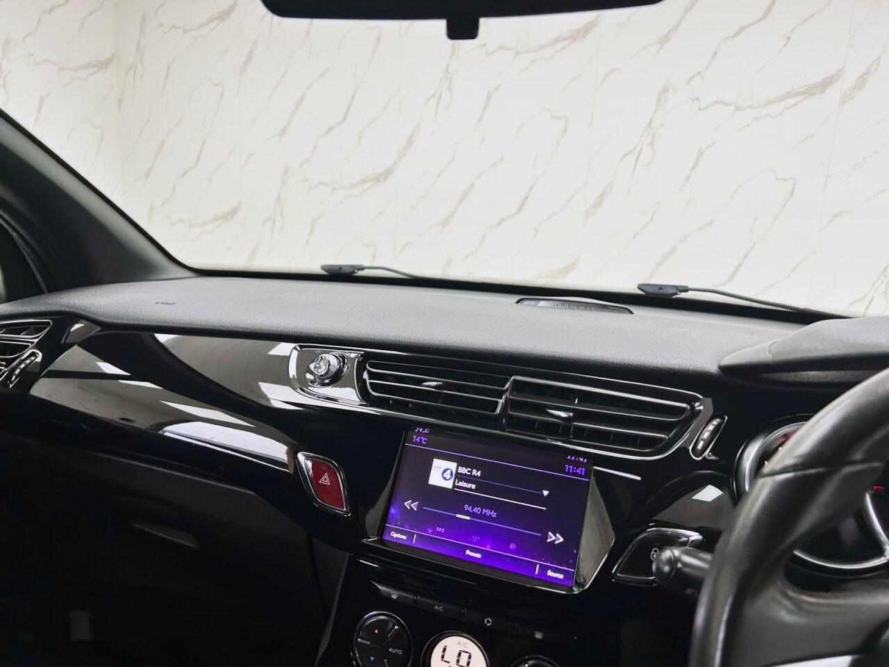 DS Automobiles DS 3 view 16