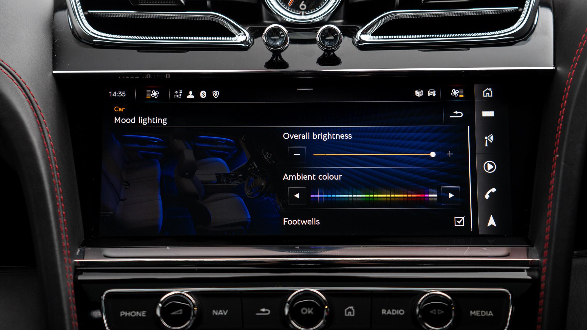 Bentley Bentayga view 25