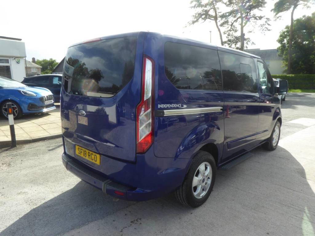 Ford Tourneo Custom view 3