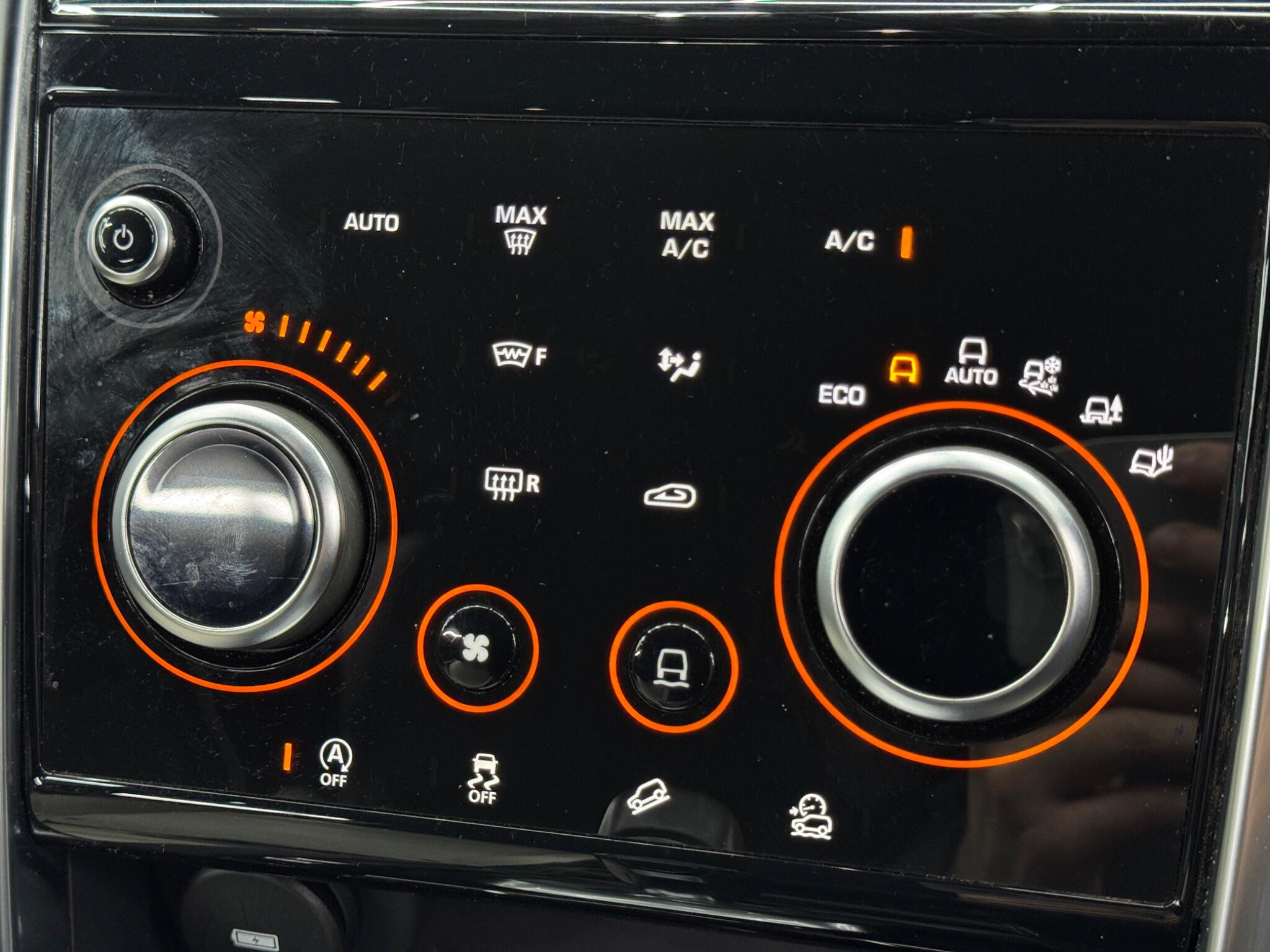Land Rover Discovery Sport view 28