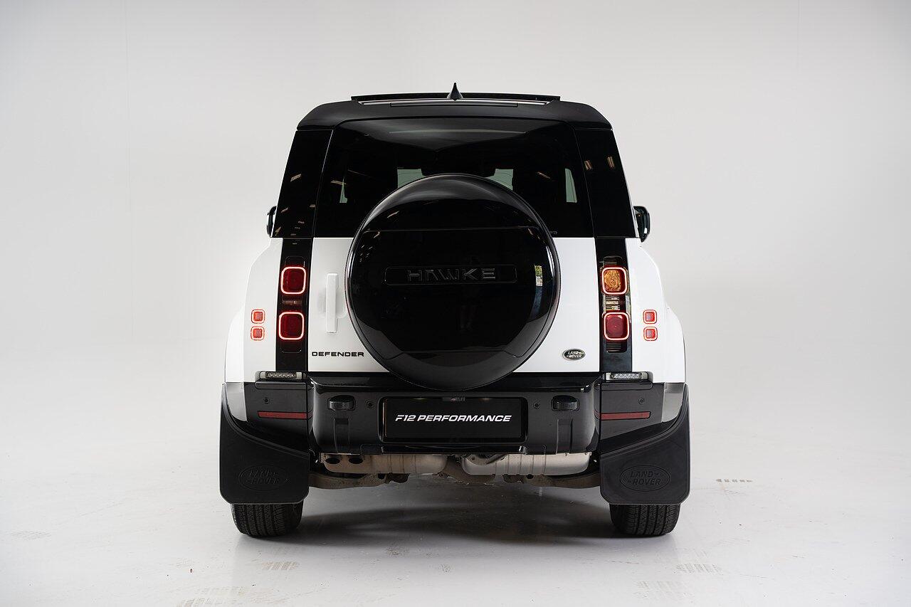 Land Rover Defender 90 view 8