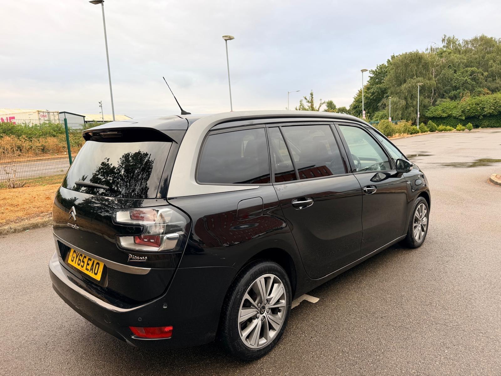 Citroen Grand C4 Picasso view 3