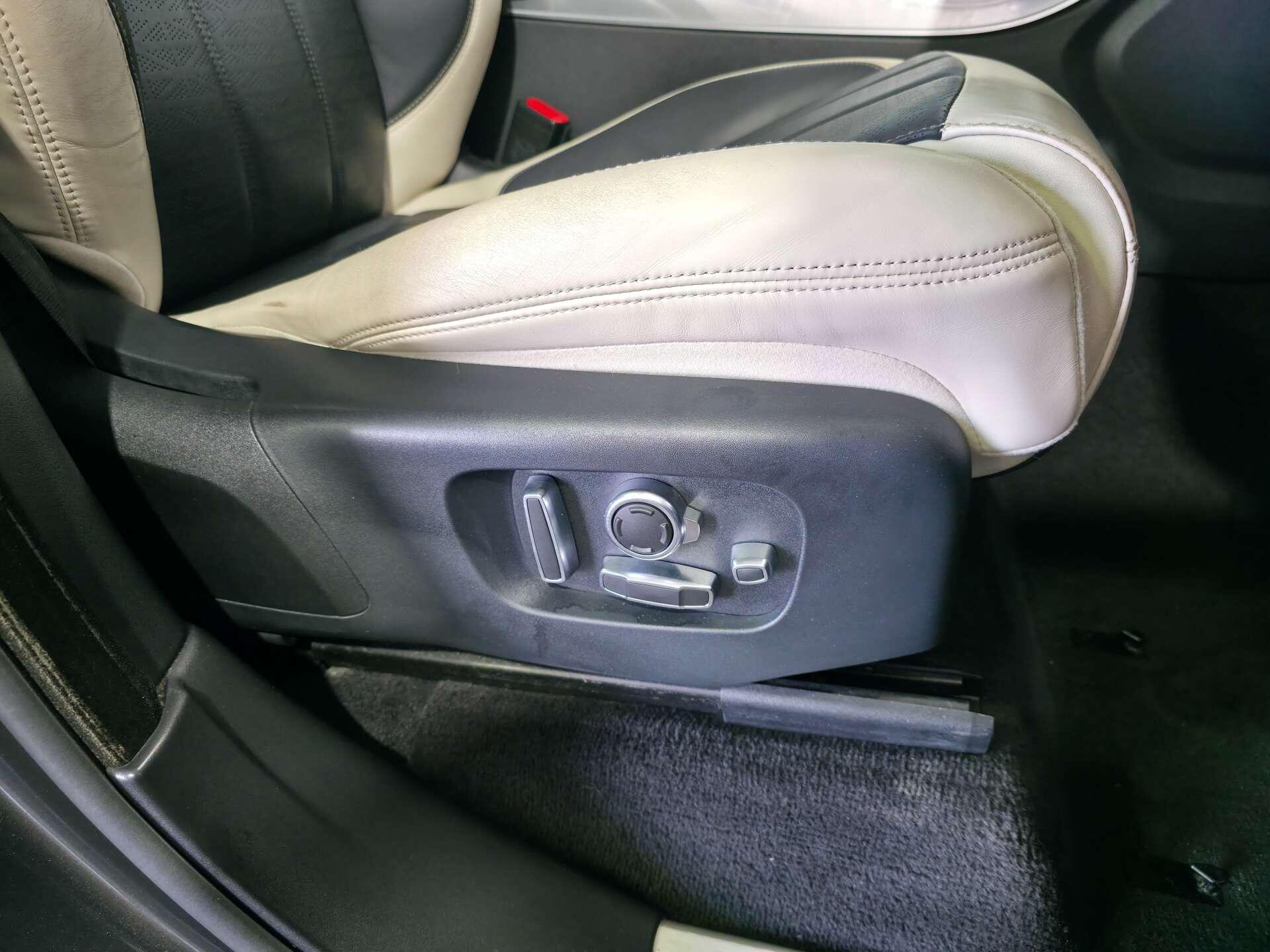 Land Rover Range Rover Sport view 14