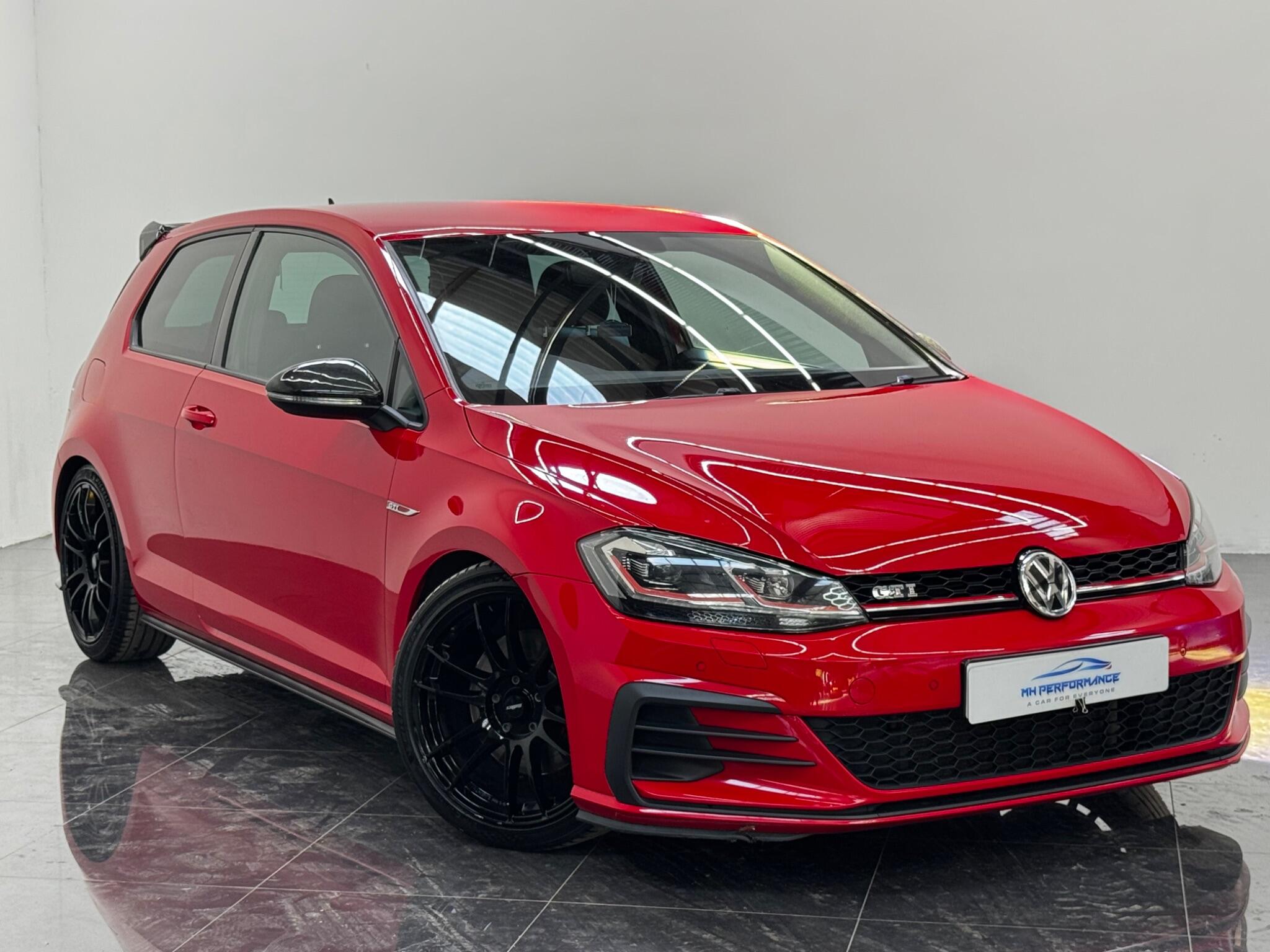 Volkswagen Golf view 3