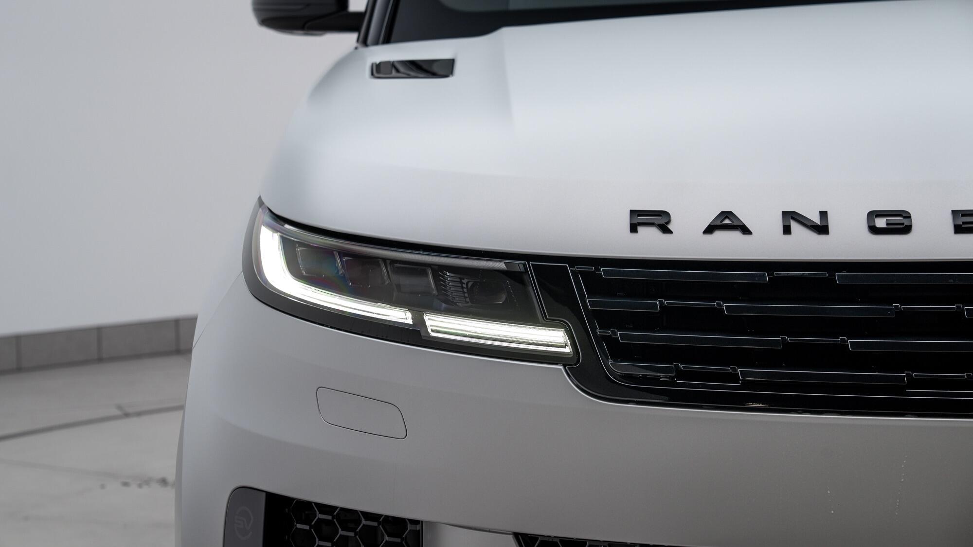 Land Rover Range Rover Sport view 8