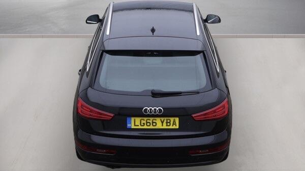 Audi Q3 view 8