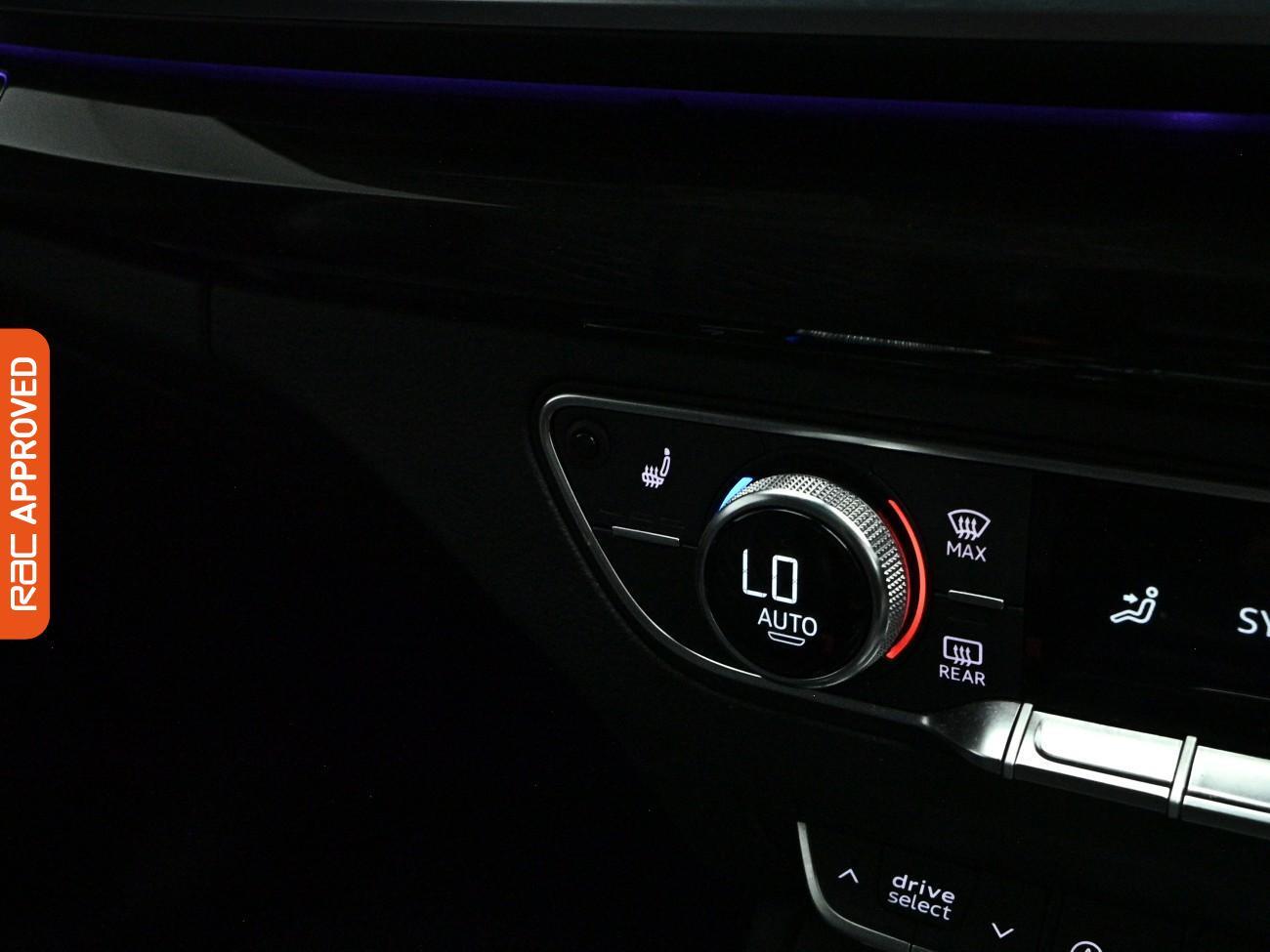 Audi Q5 view 18