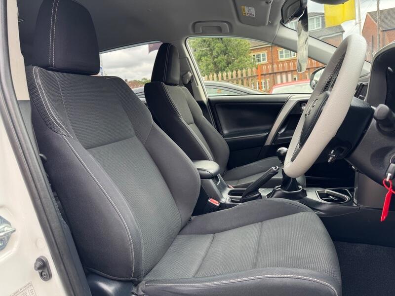 Toyota Rav4 view 16