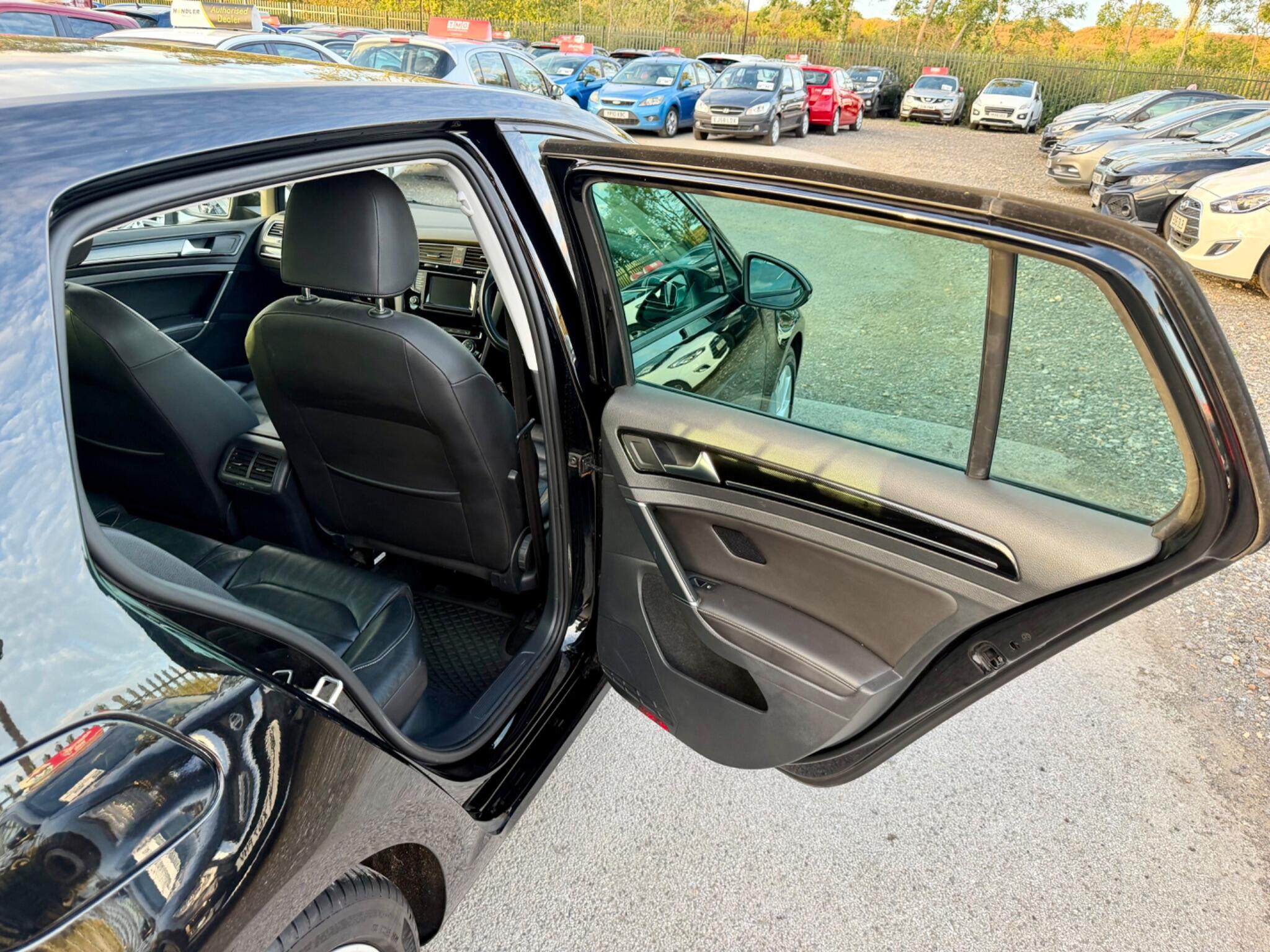 Volkswagen Golf view 36
