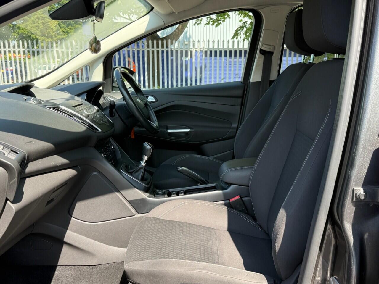 Ford C-Max view 9