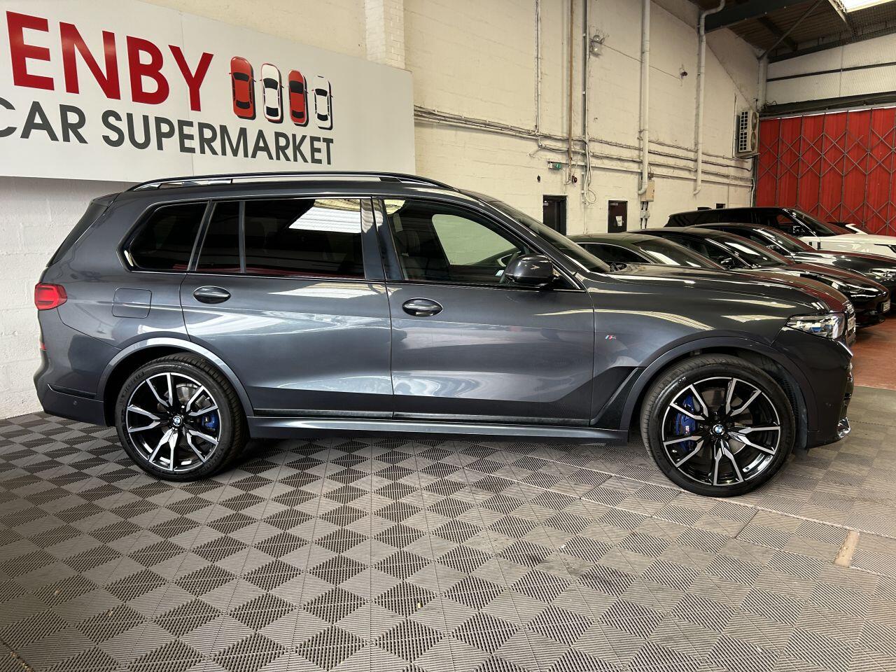 BMW X7 view 11