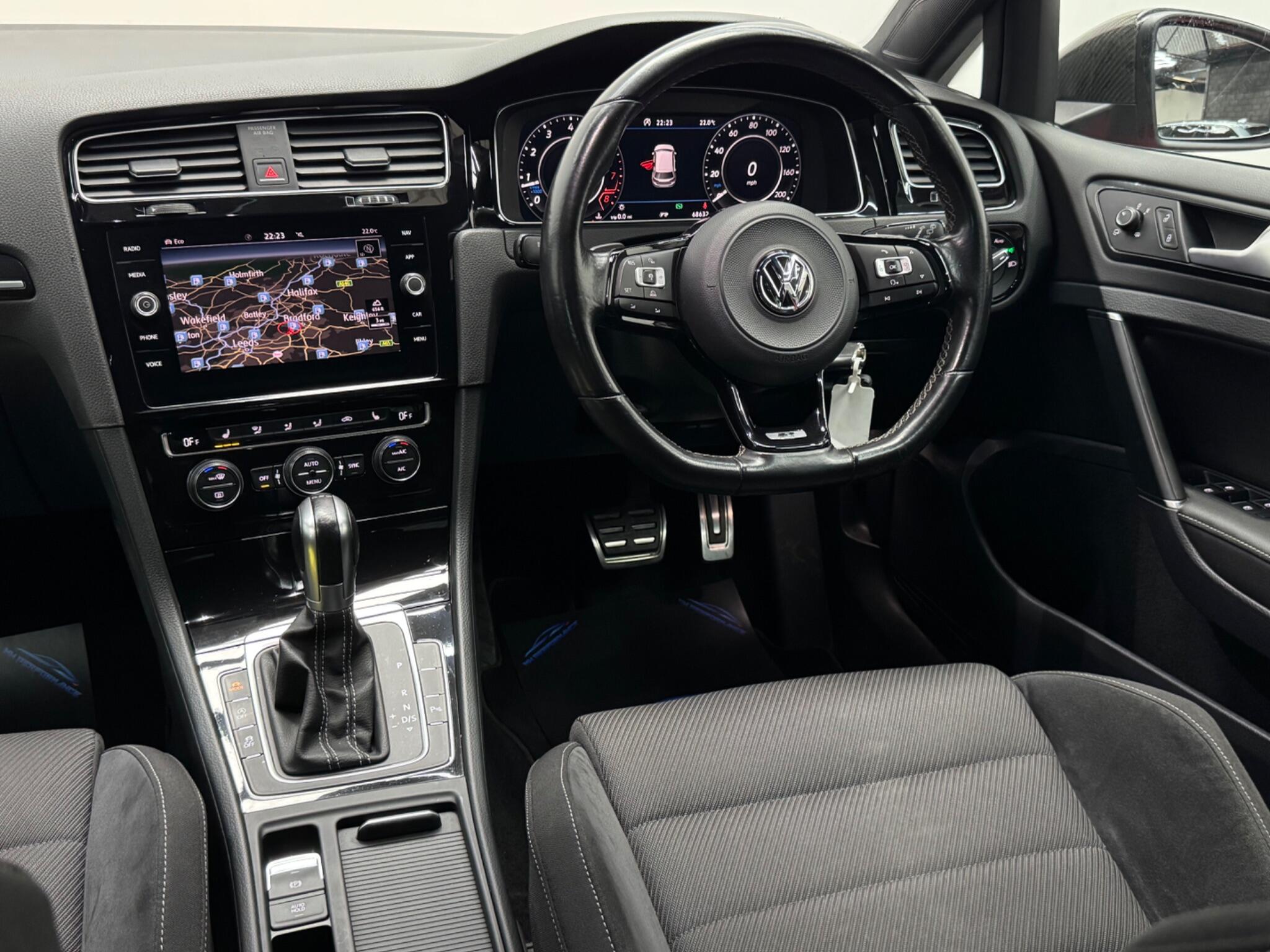 Volkswagen Golf view 43