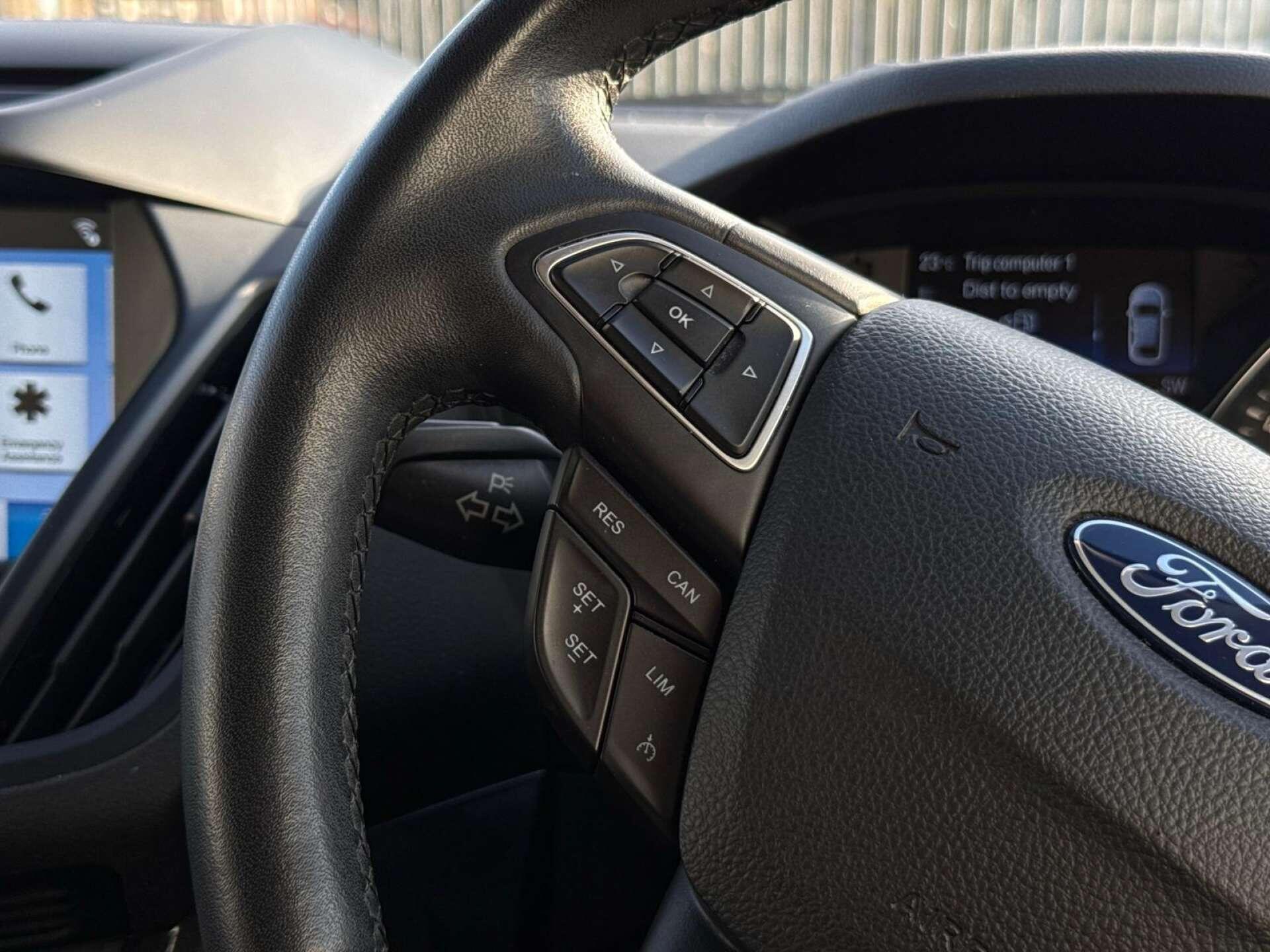 Ford Kuga view 98