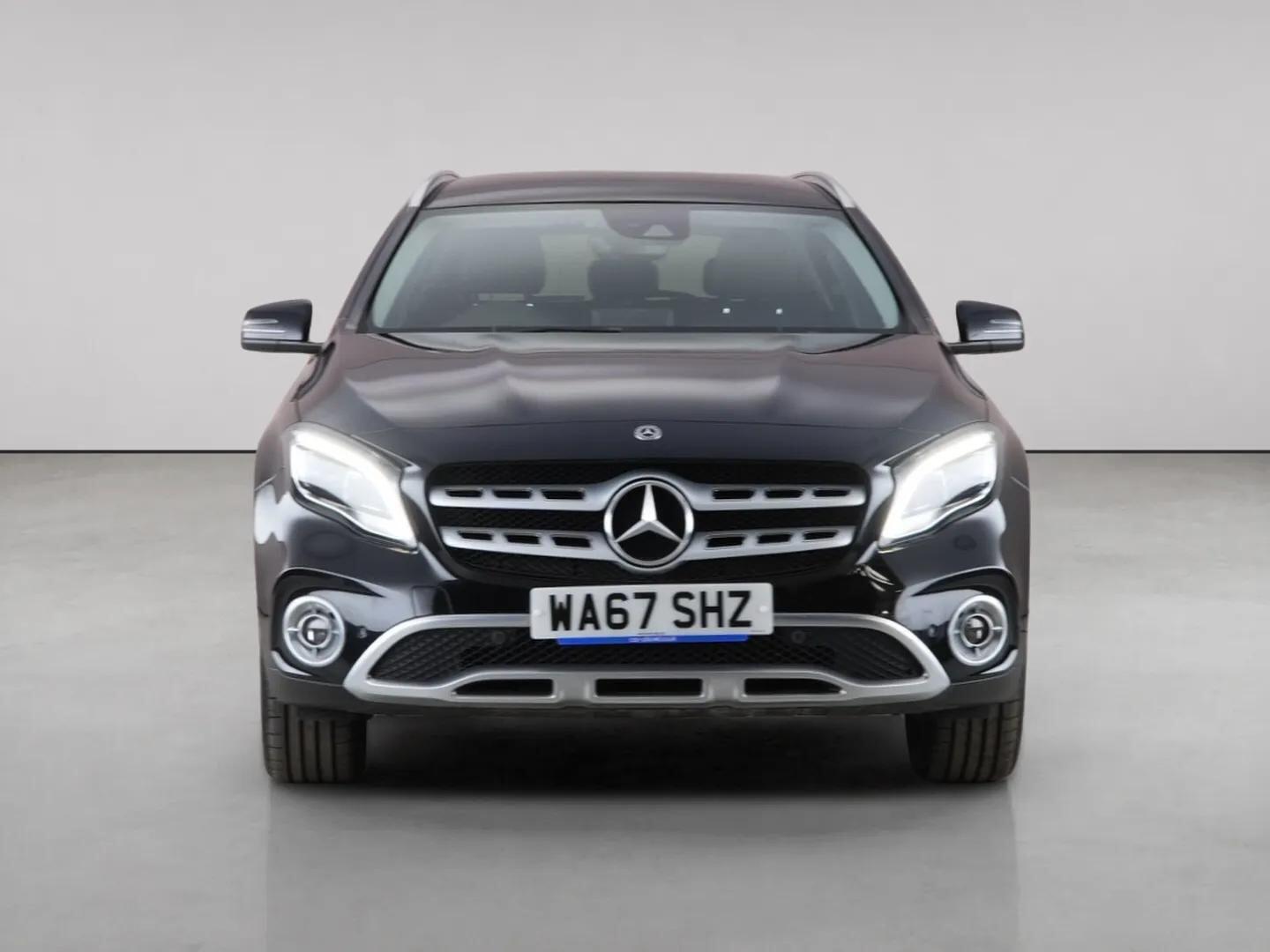 Mercedes-Benz Gla view 5