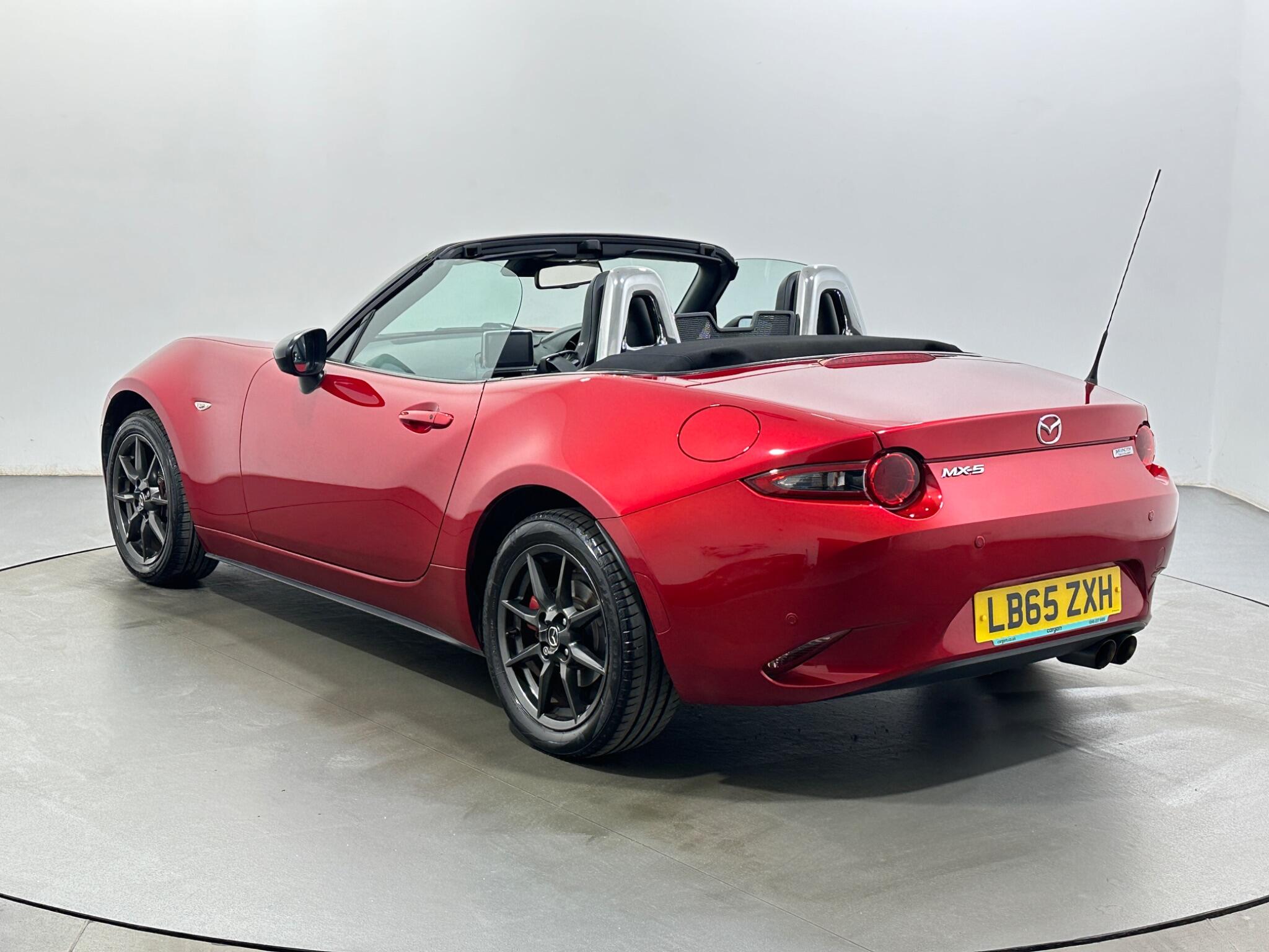 Mazda MX-5 view 6