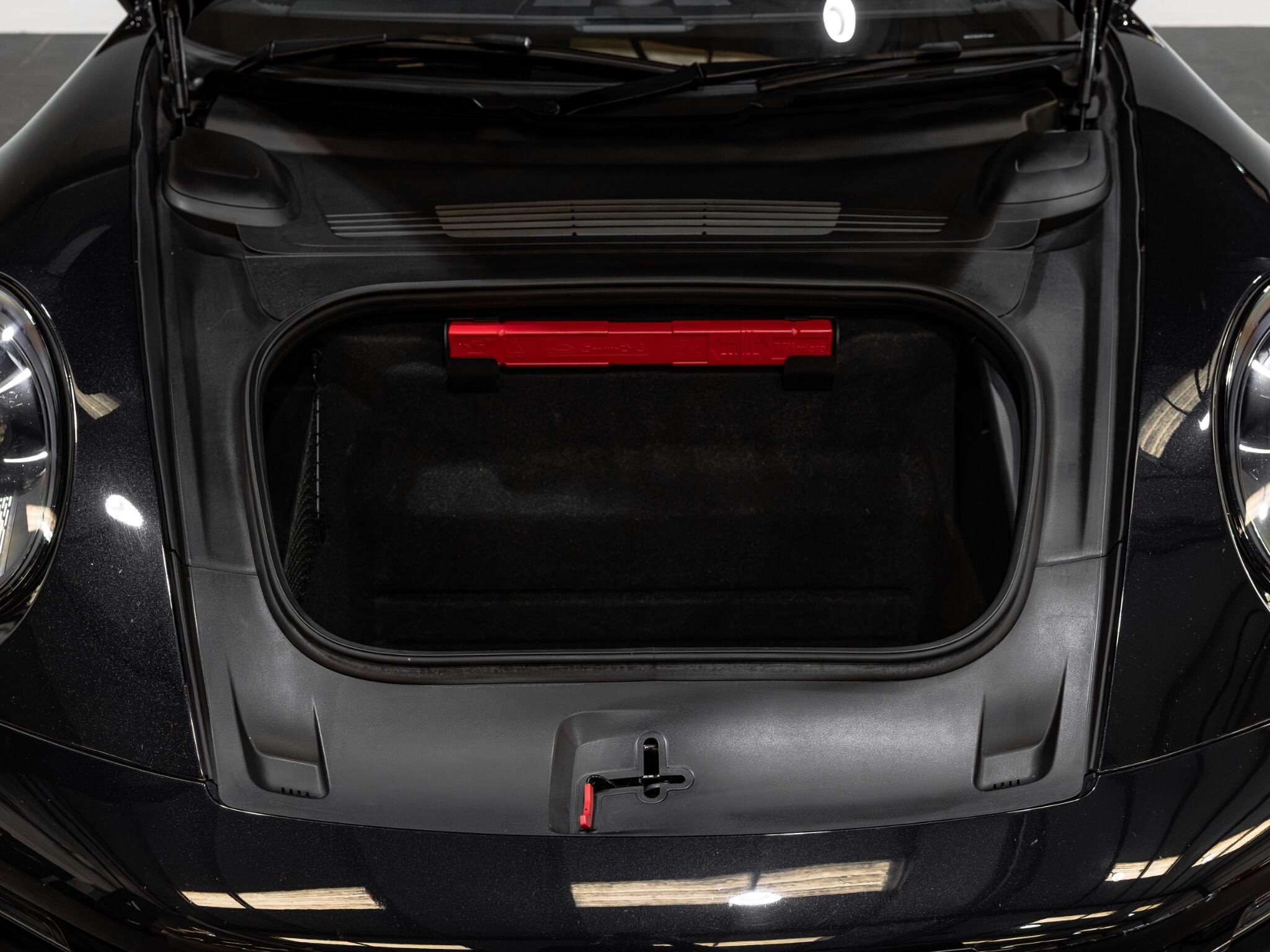 Porsche 911 view 28