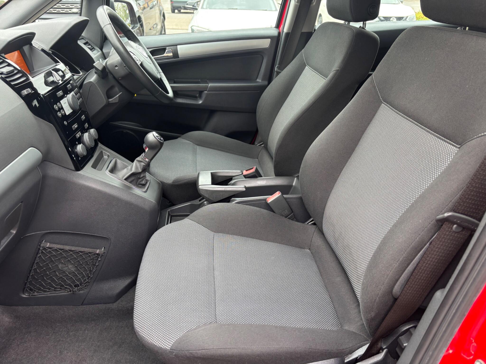 Vauxhall Zafira view 12