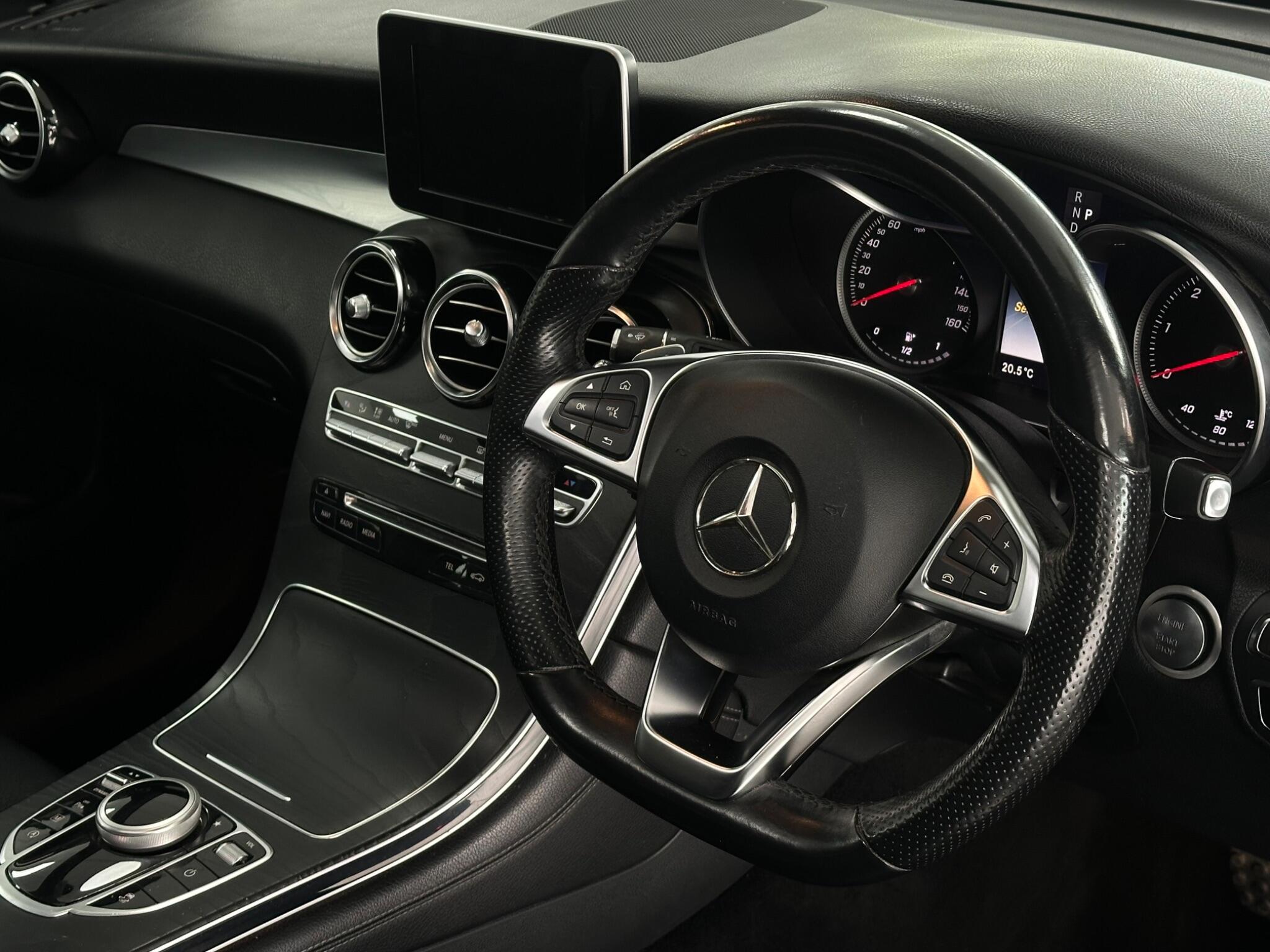 Mercedes-Benz GLC view 16