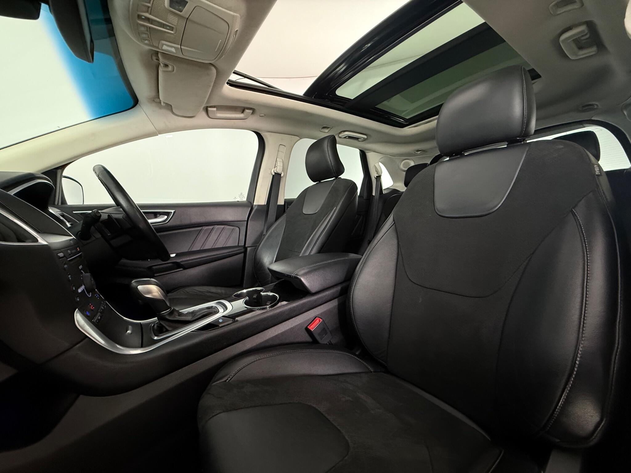 Ford Edge view 33