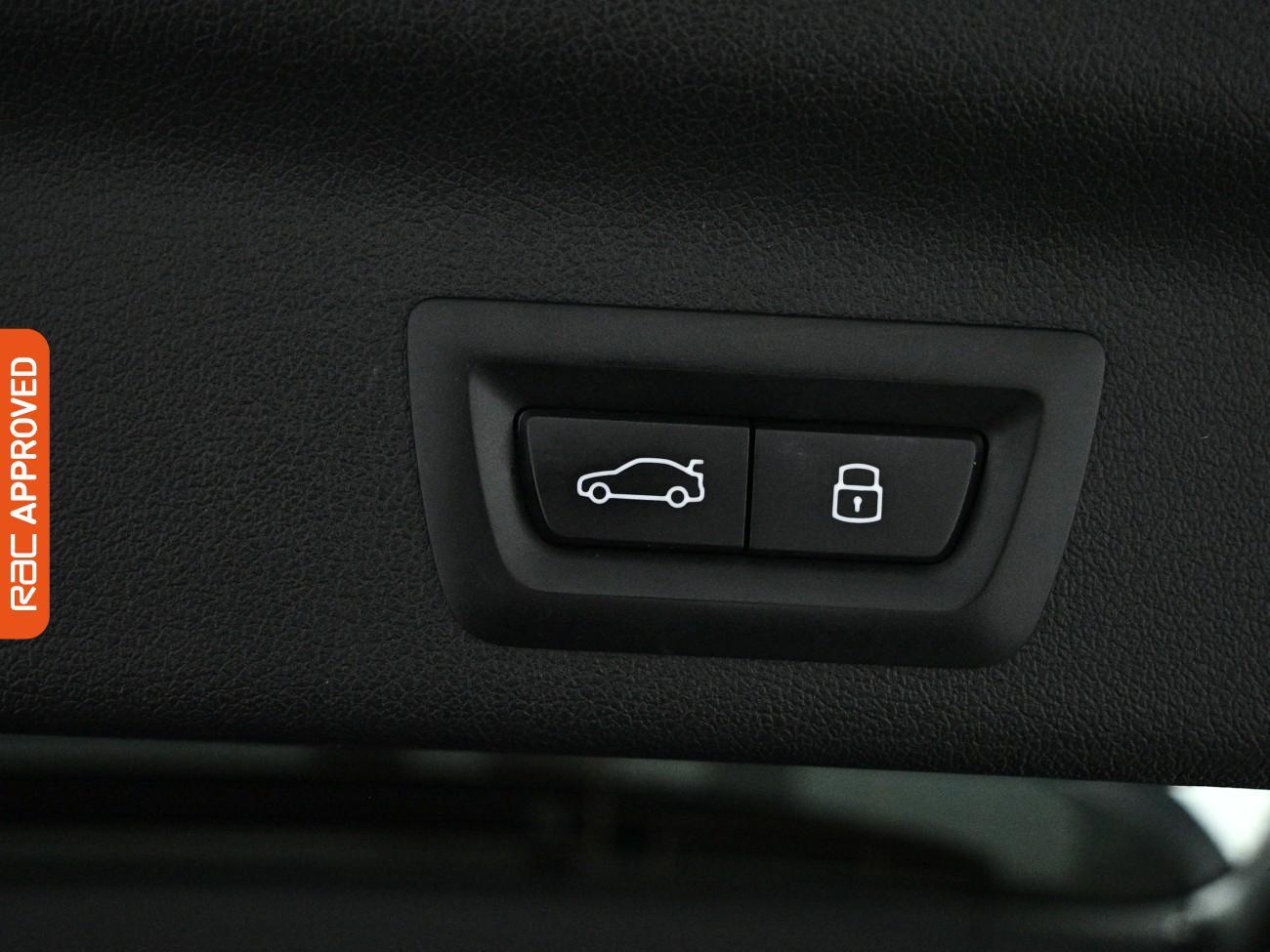 BMW iX1 view 36