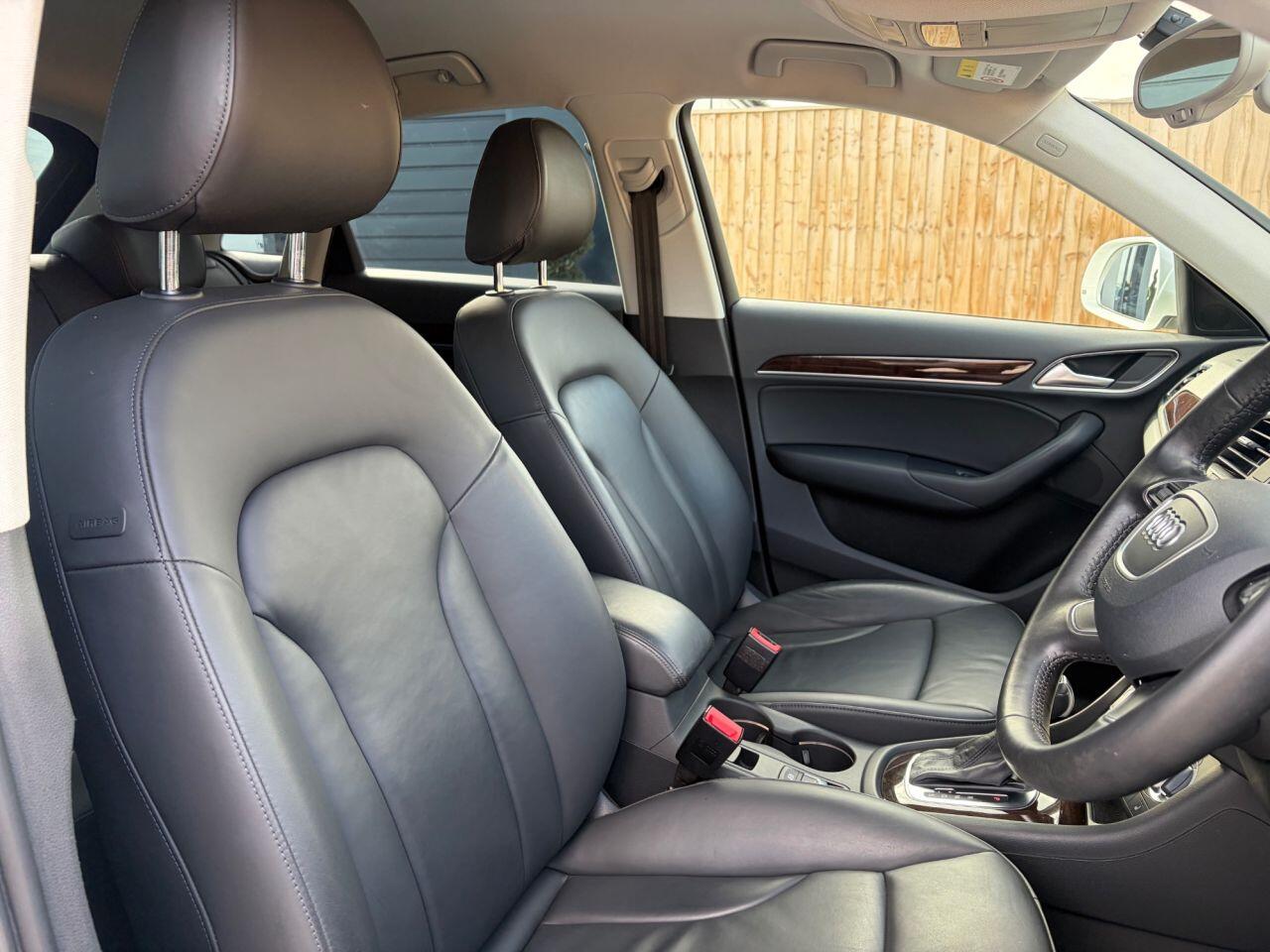 Audi Q3 view 17