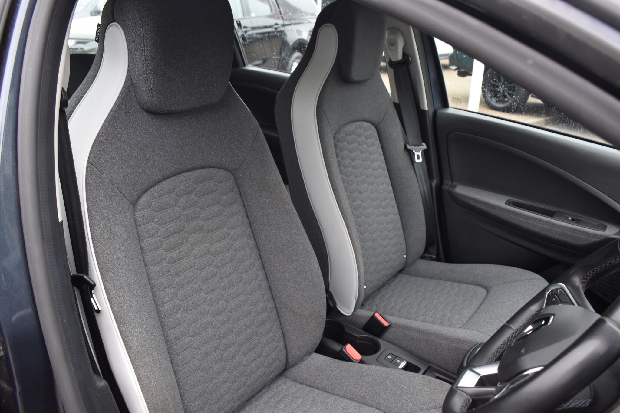 Zoe - R110 EV50 52kWh Iconic Auto 5dr (Rapid Charge) - Image 19