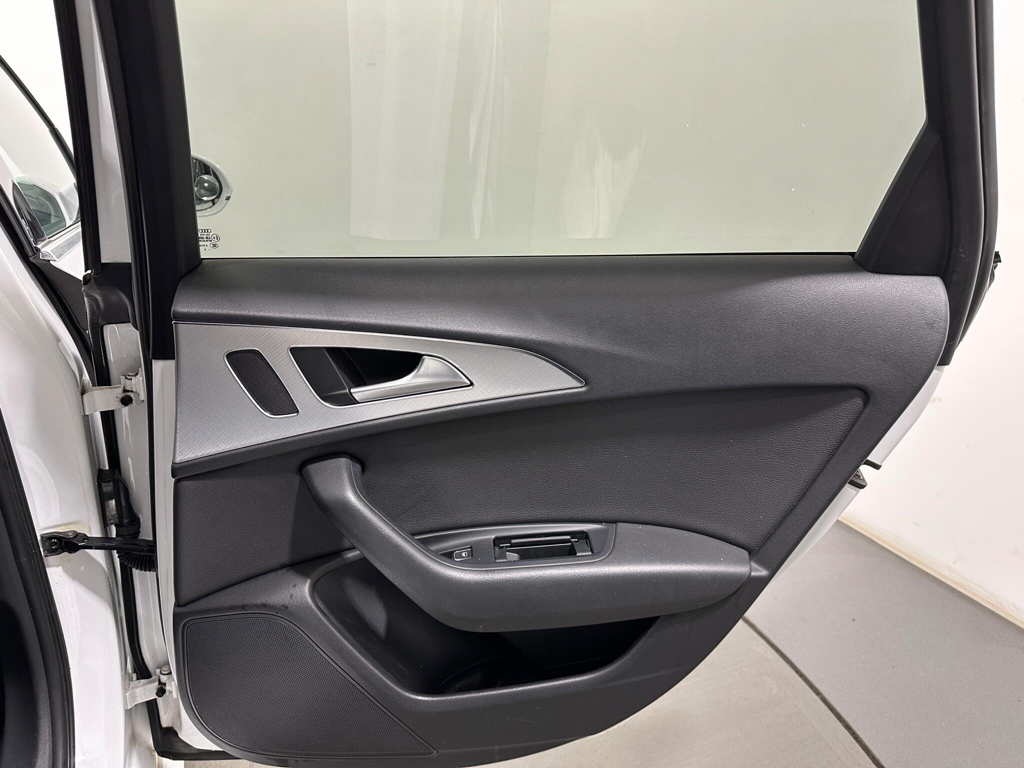 Audi A6 view 43