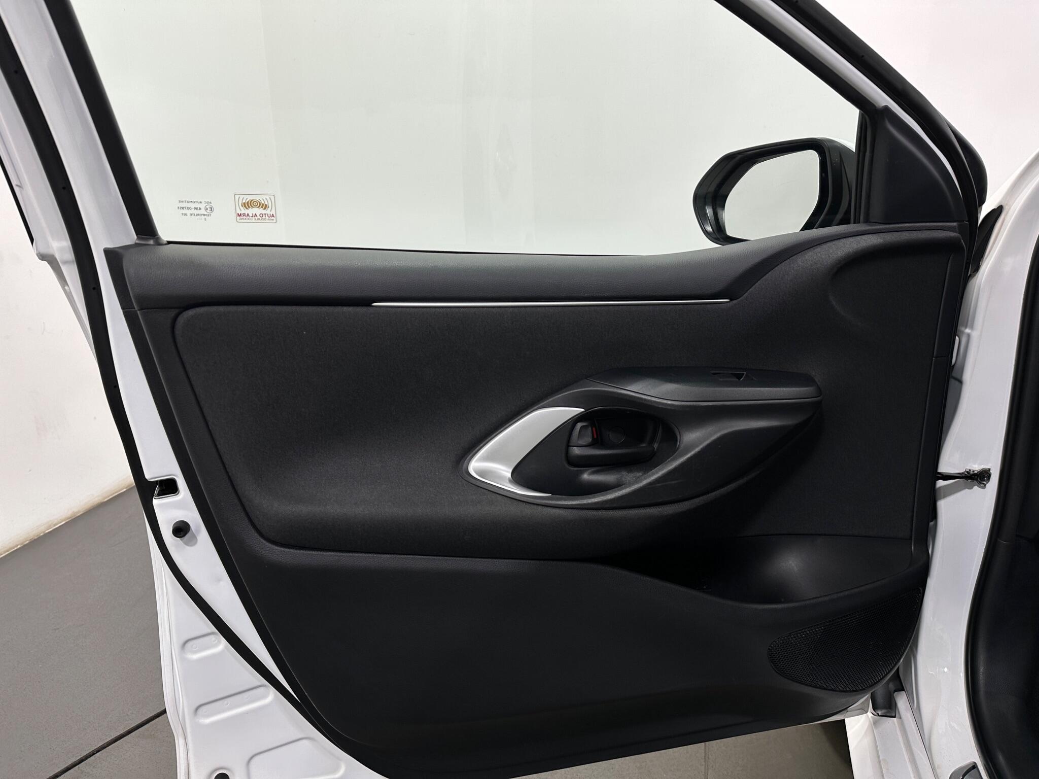 Toyota Yaris view 35