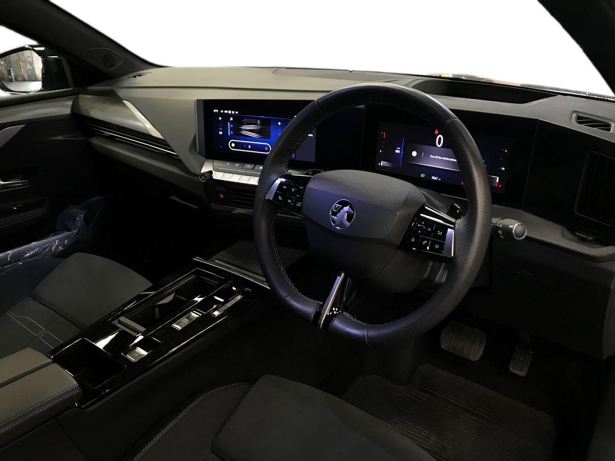 Vauxhall Astra view 3