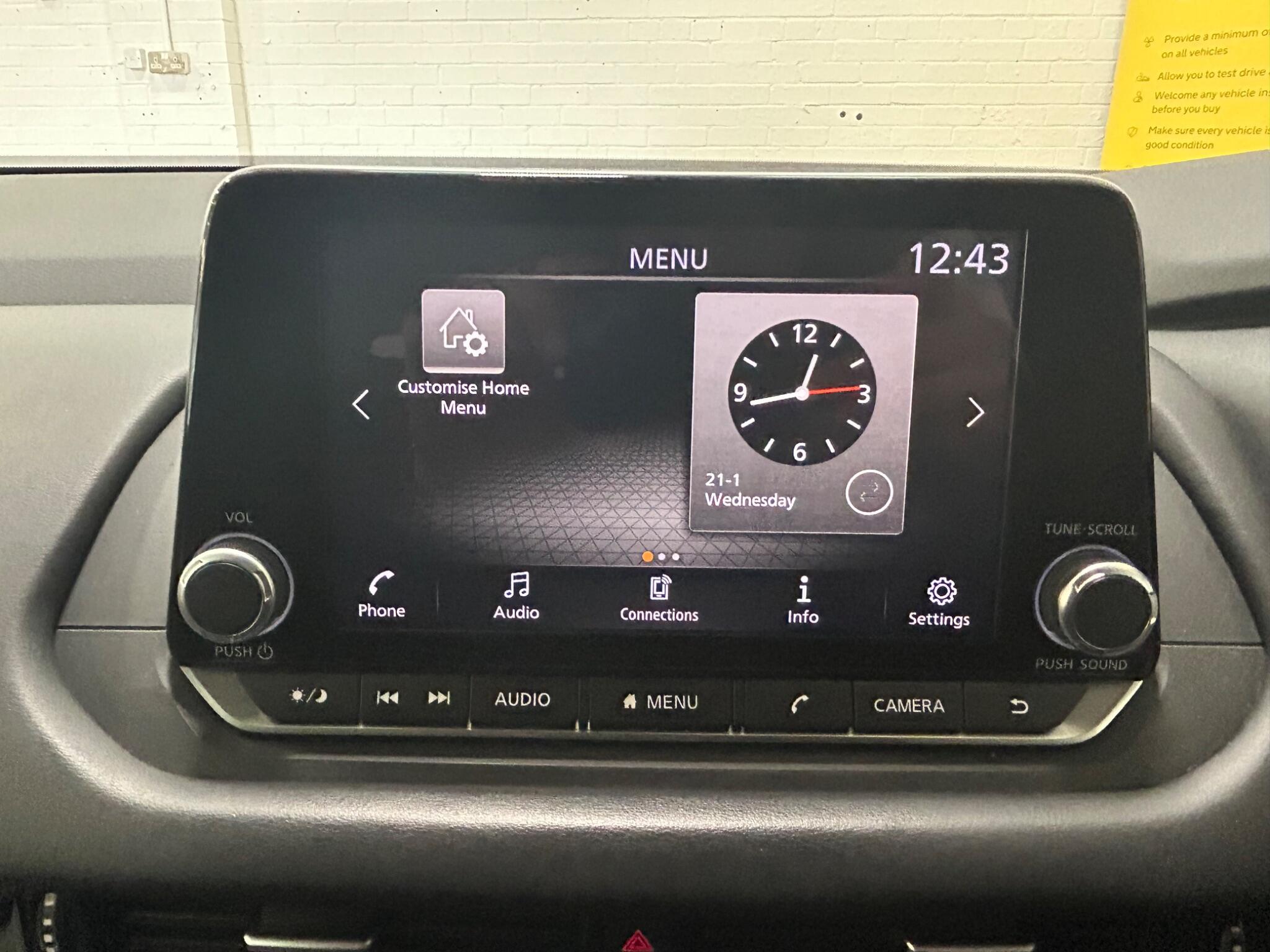 2021 Nissan Qashqai 1.3 DIG-T MHEV Acenta Premium Euro 6 (s/s) 5dr • 21,764 miles image 37
