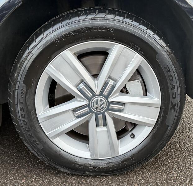 Volkswagen Caravelle view 27