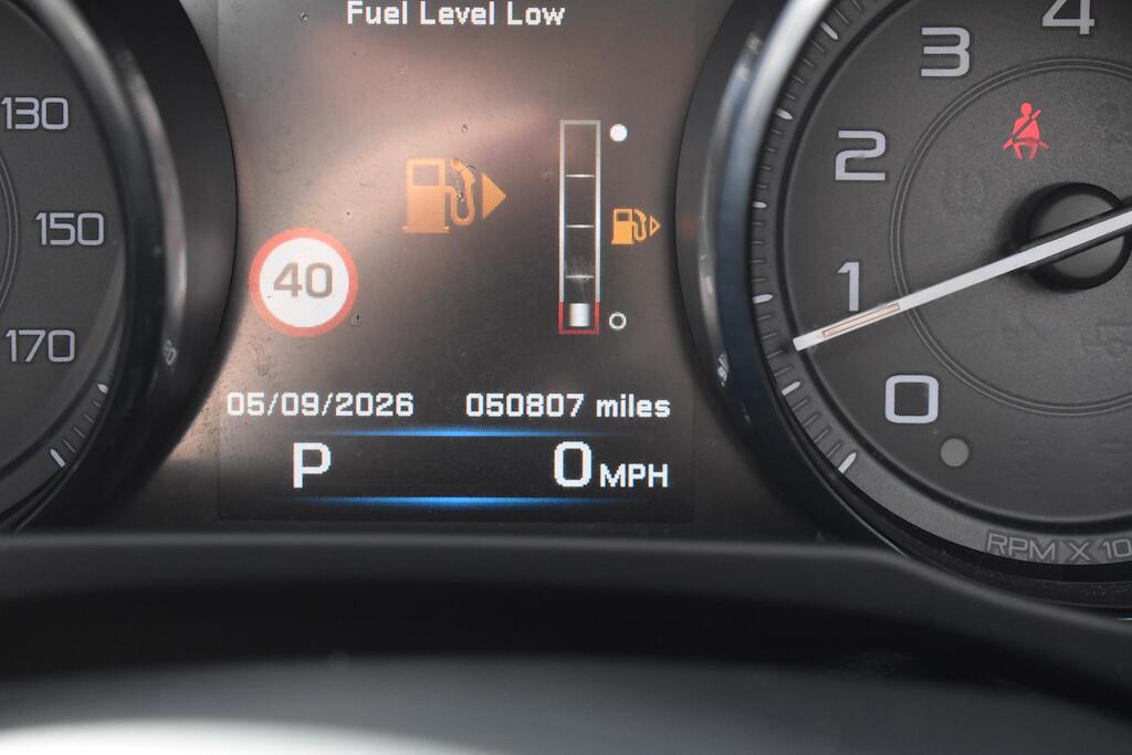 Jaguar Xe view 11