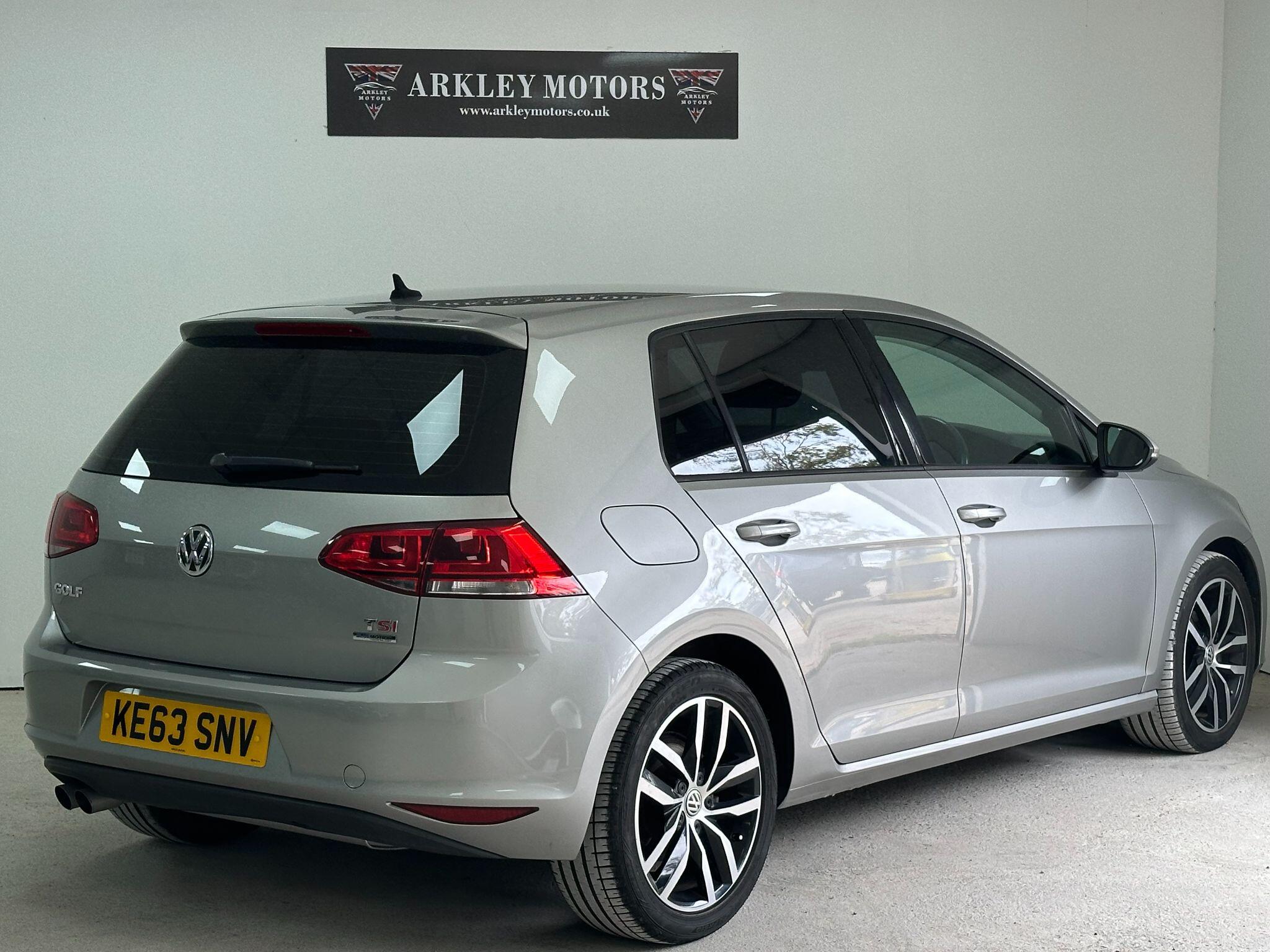 2014 Volkswagen Golf image 10