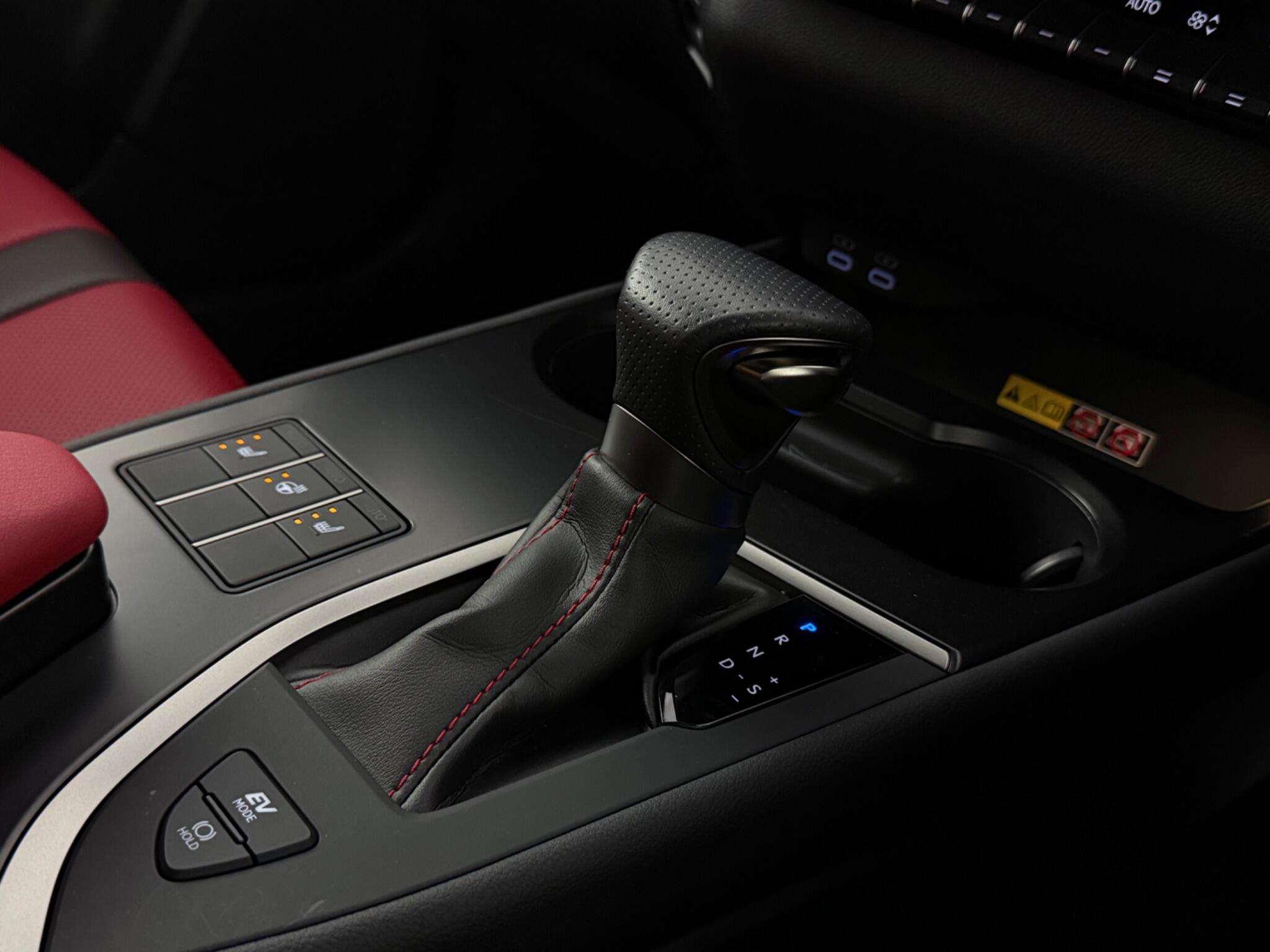Lexus Ux view 29