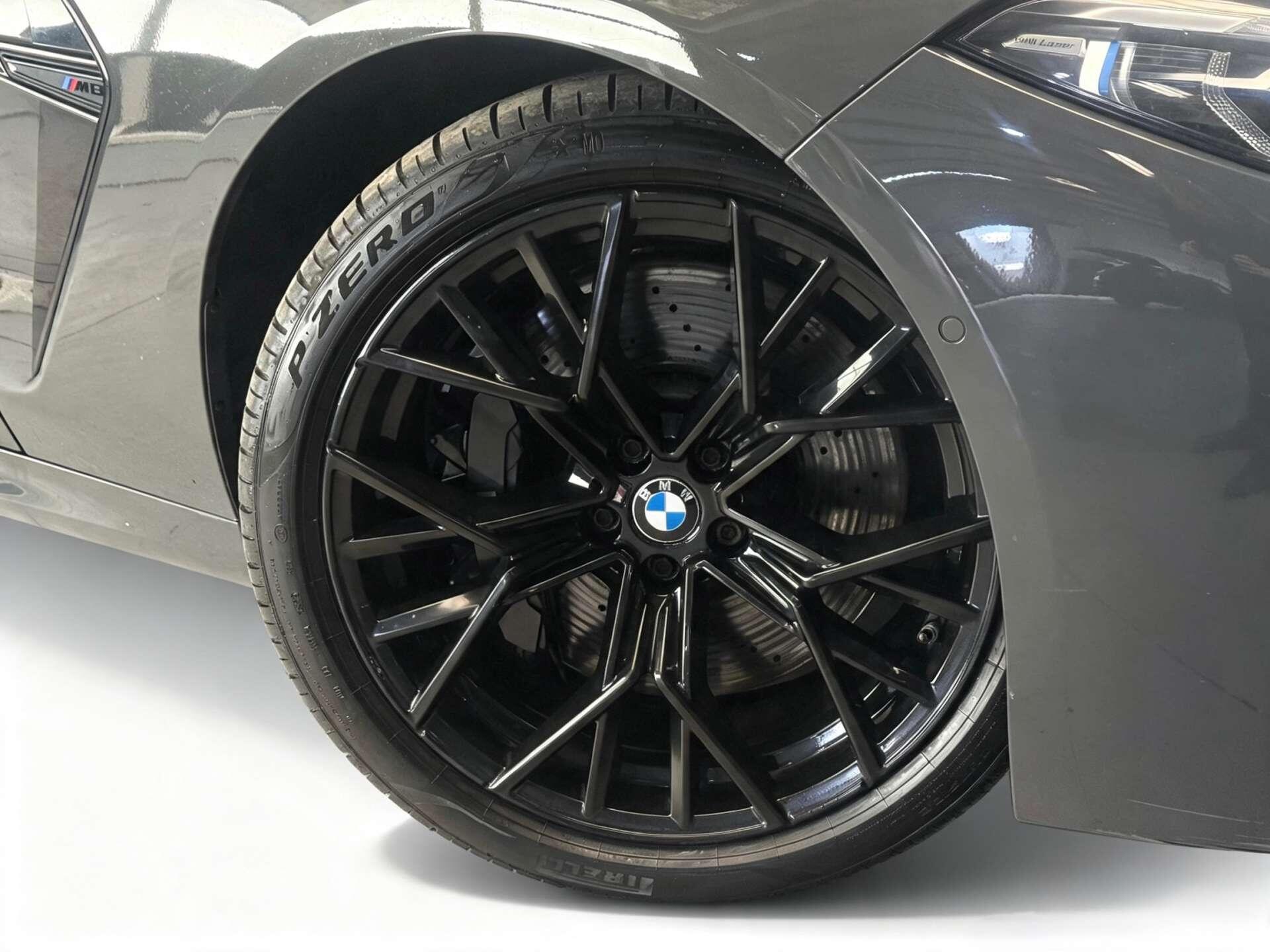 BMW M8 view 3