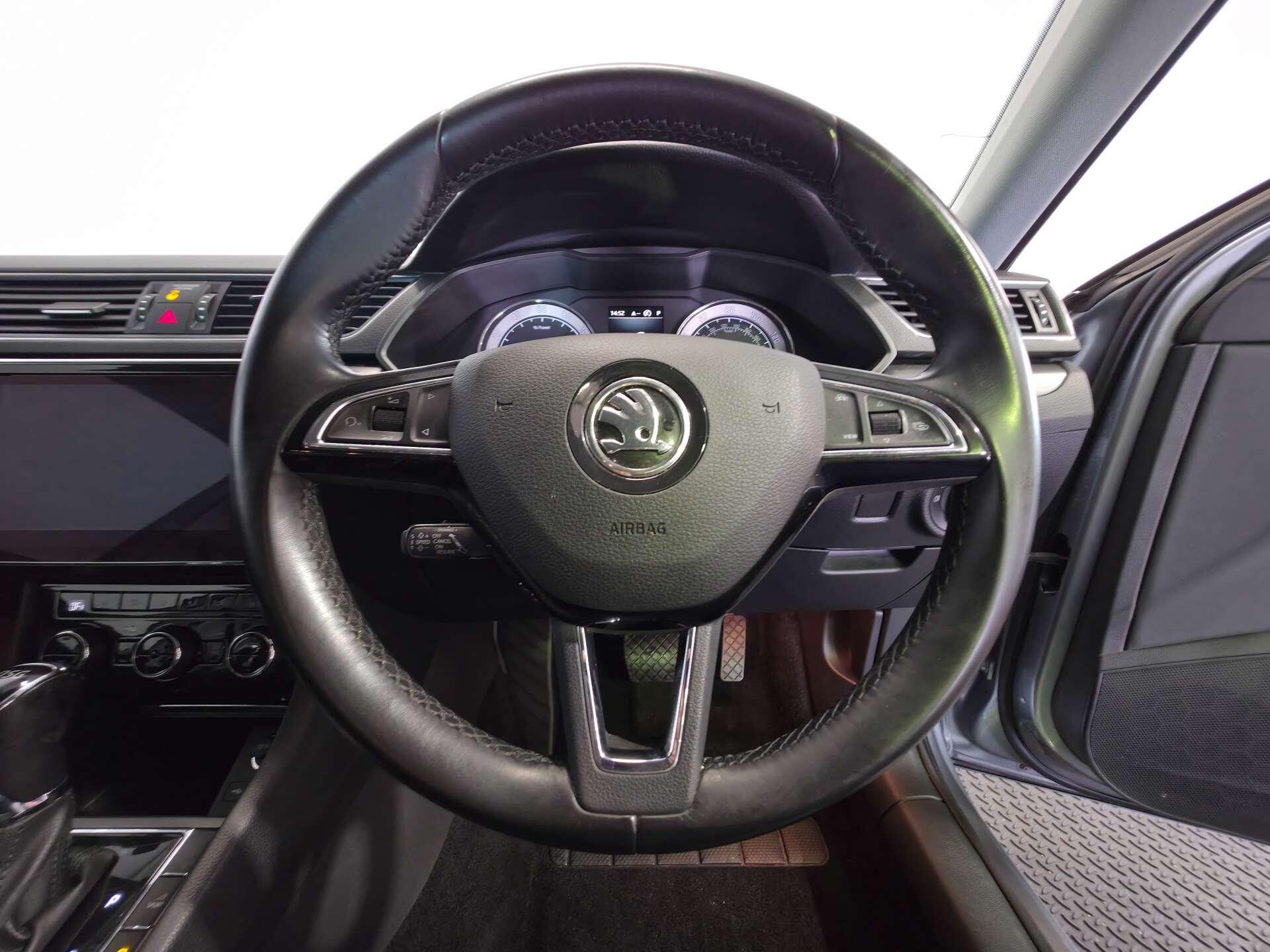 Skoda Superb view 34