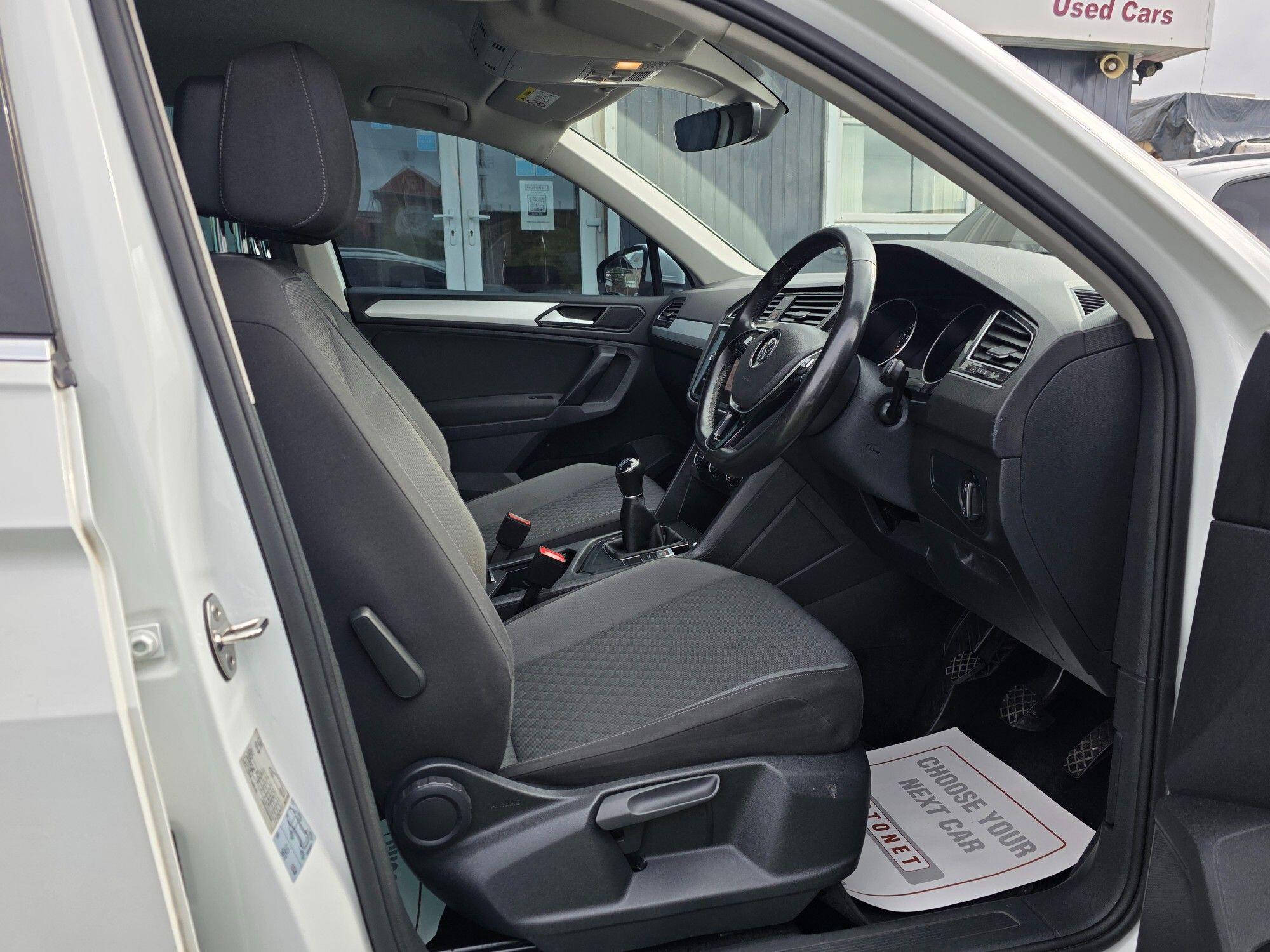 Volkswagen Tiguan view 17