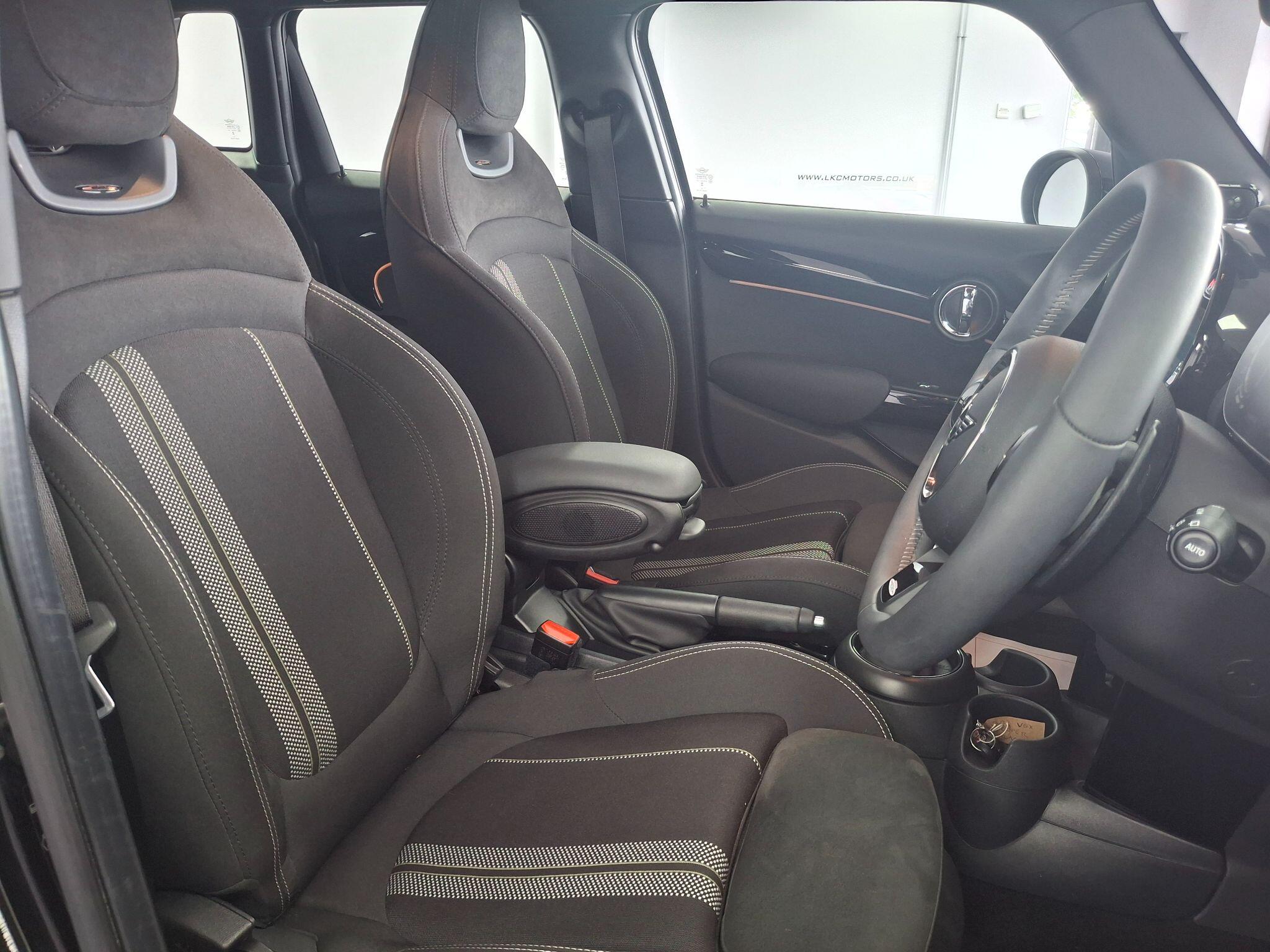 Mini Hatch view 7